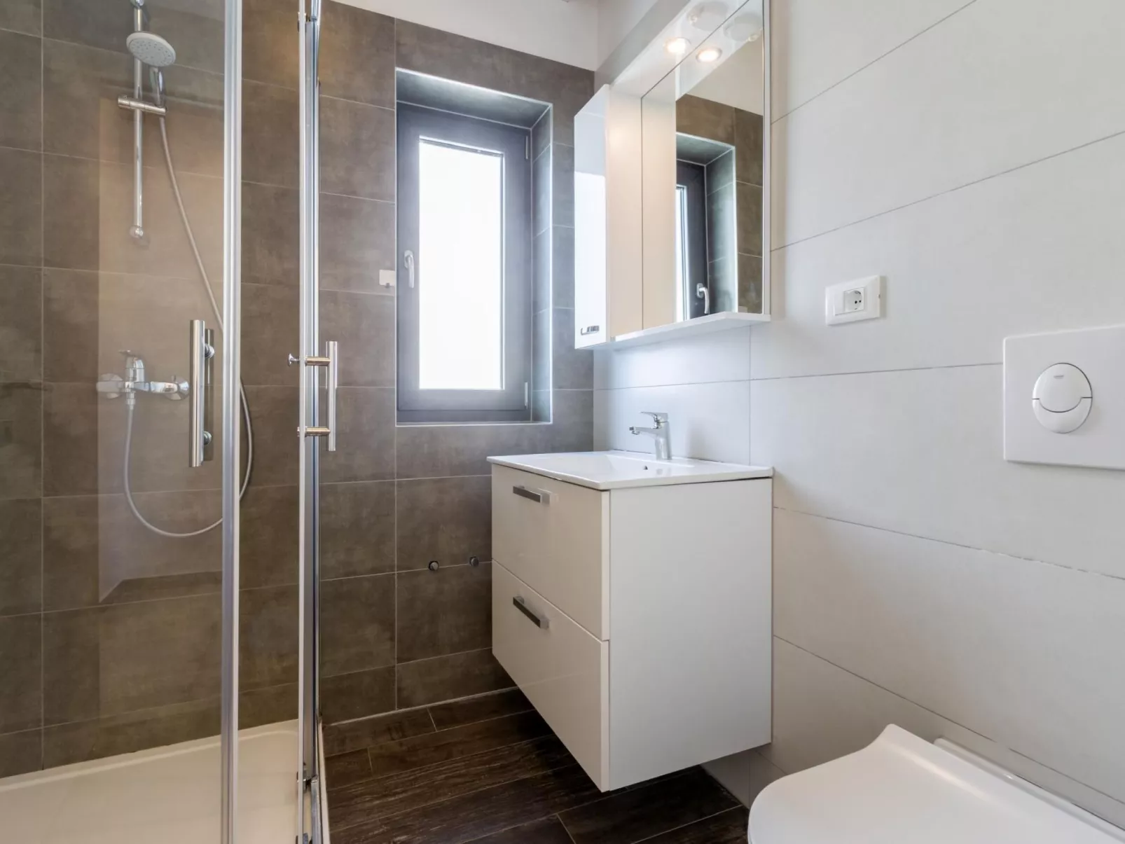 Villa Luna mit Pool, Sauna, Whirlpool, Tennisplatz-Drinnen