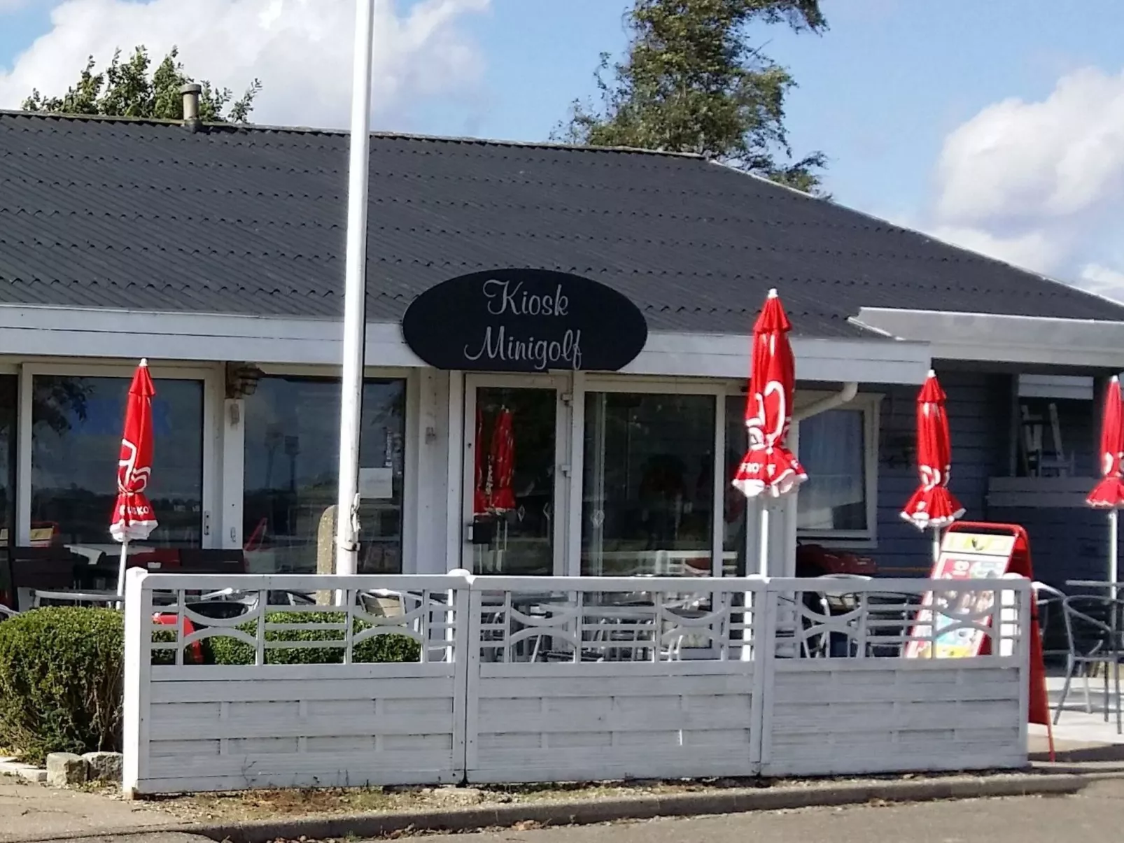 Modernes, geräumiges Haus mit großer Terrasse-Dehors