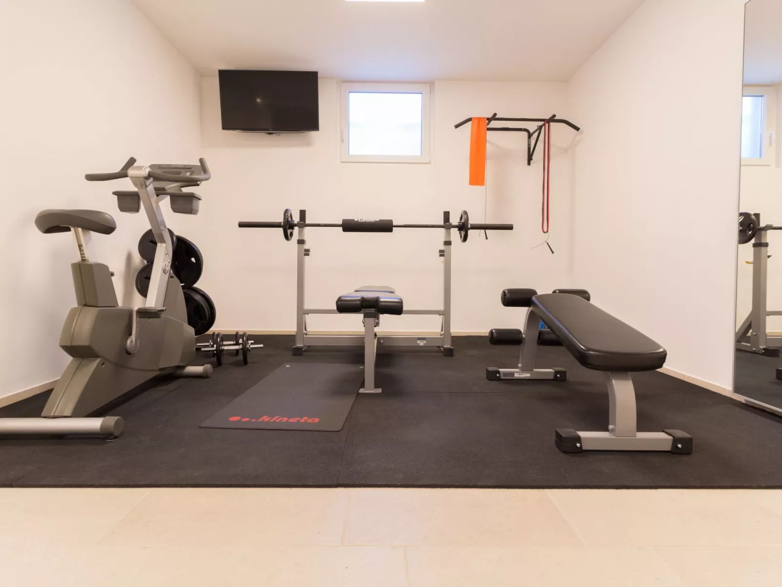 Villa Ema - beheizter Salzwasserpool, Fitnessraum und Sauna-Drinnen