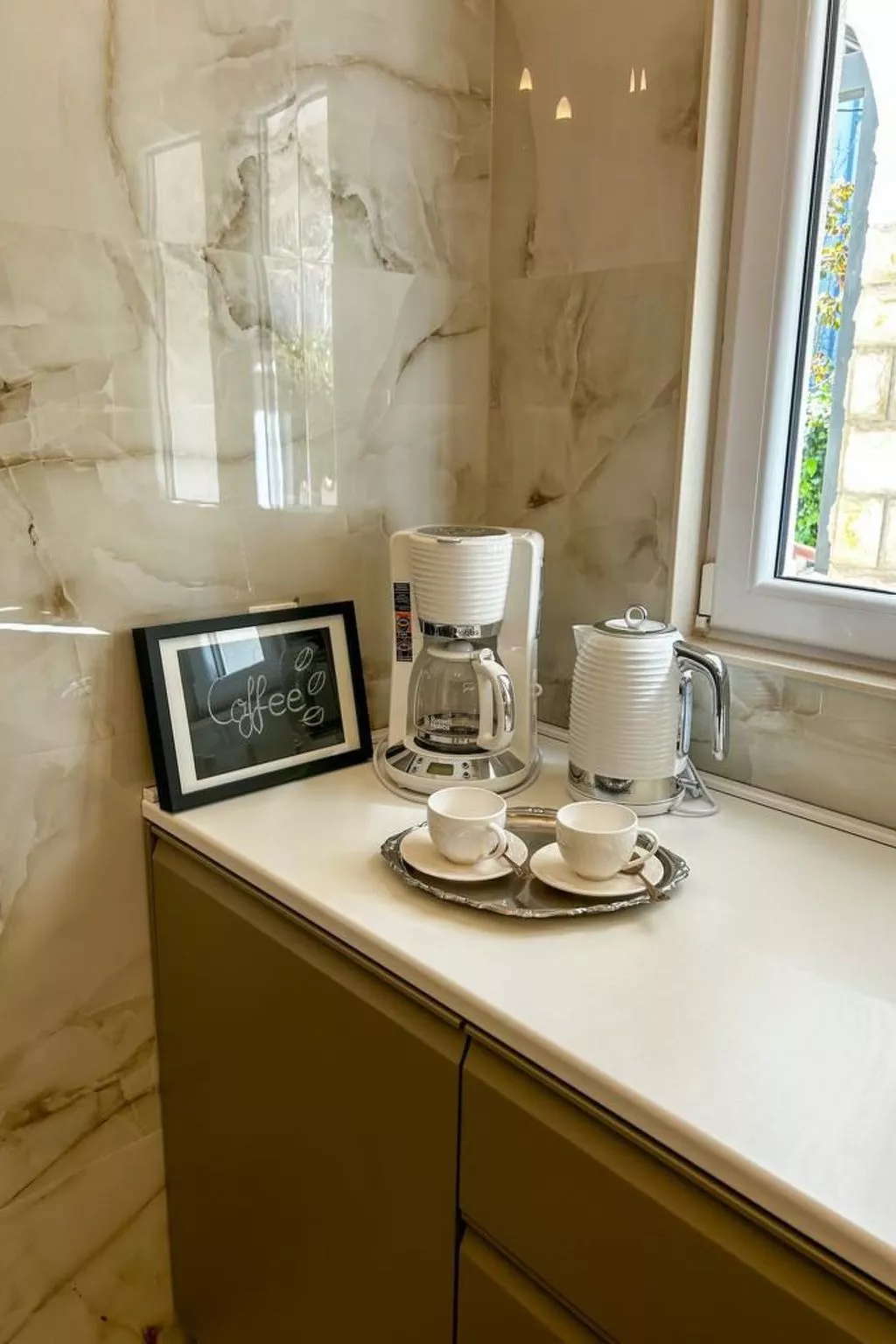 Mit Privatpool neben dem Strand-Inside