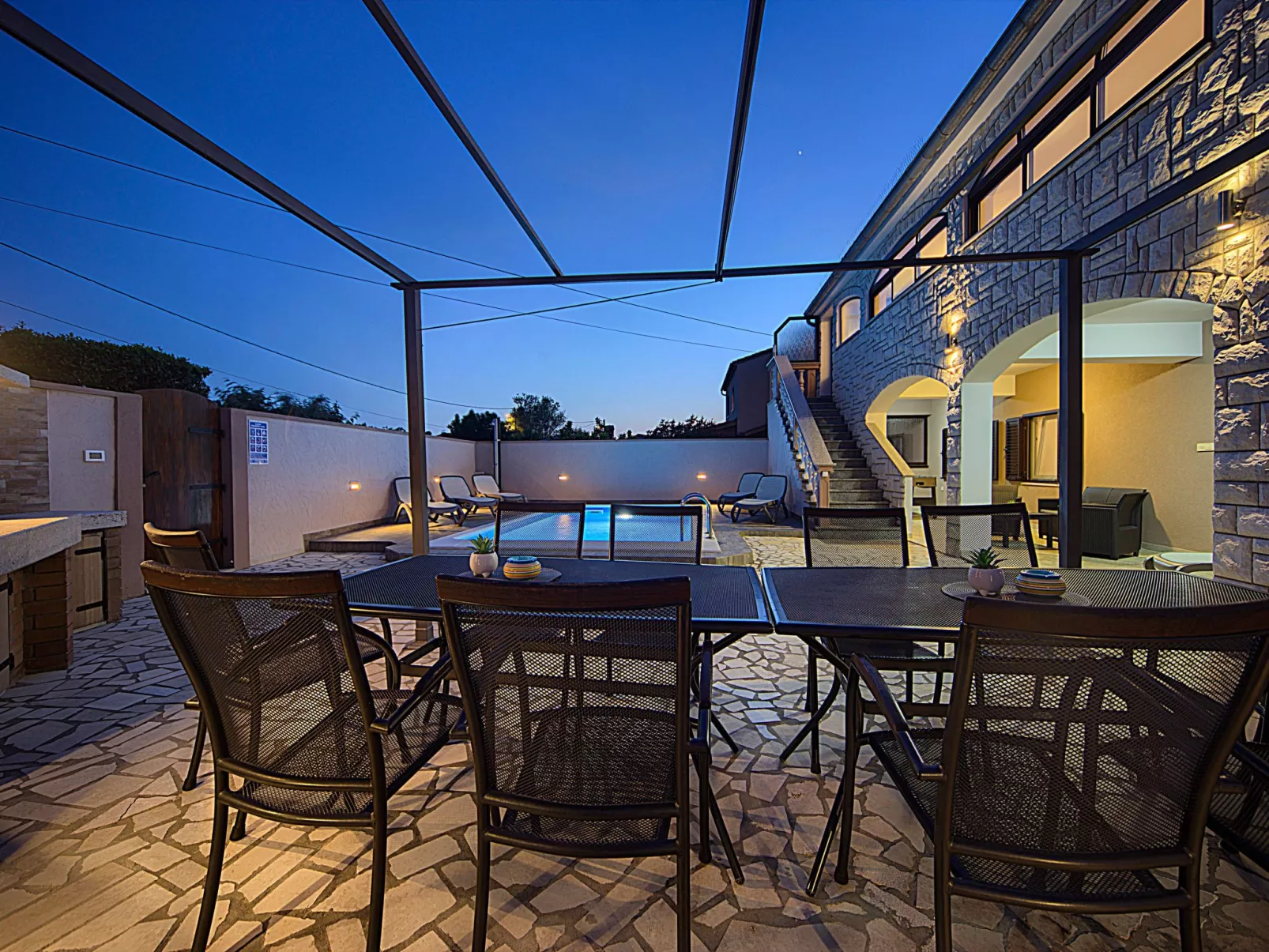 Villa mit Garten, Grill und Terrasse-Dehors