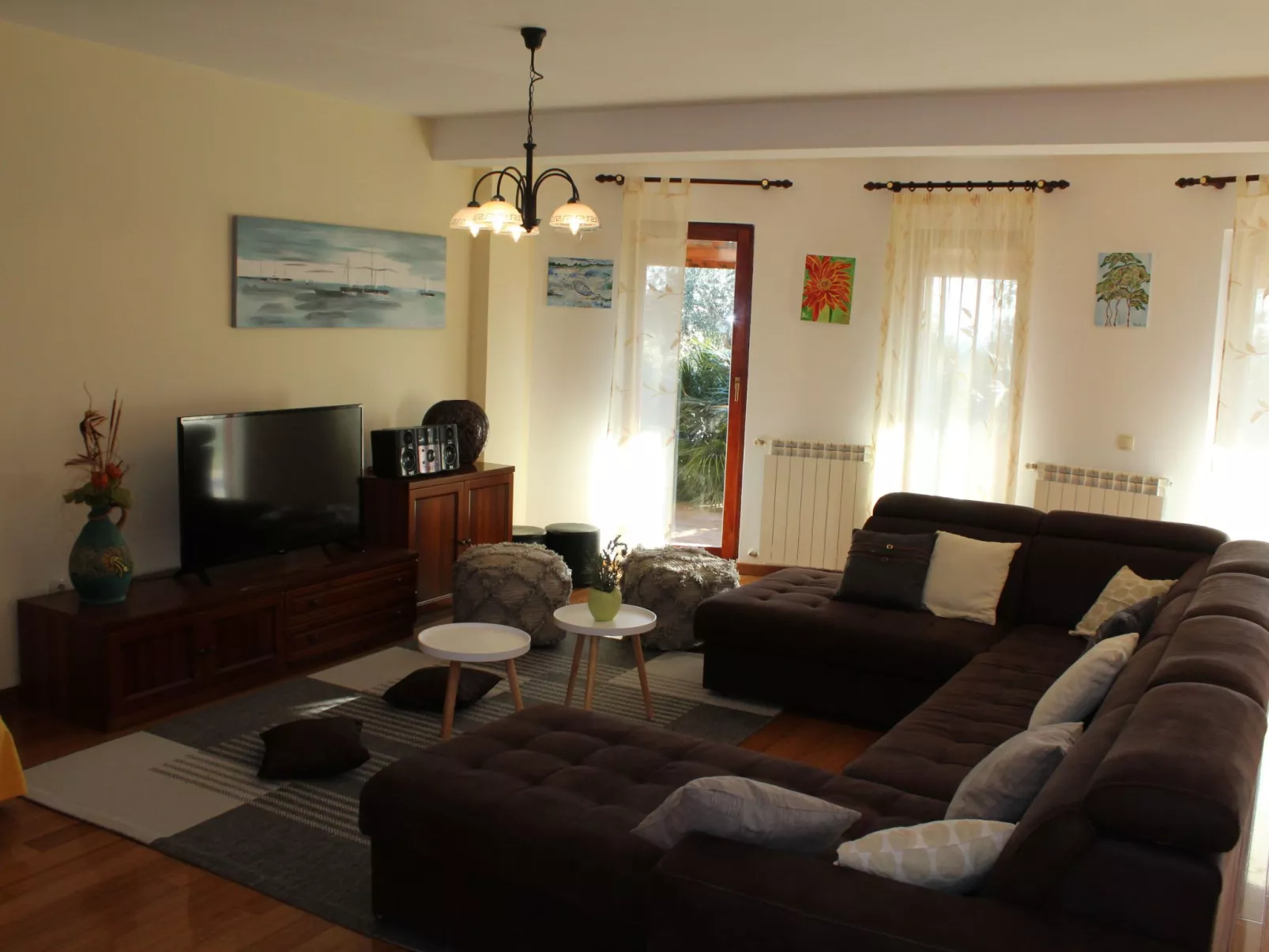 Gemütliches Ferienhaus mit Terrasse und Meerblick-Image-tags.info