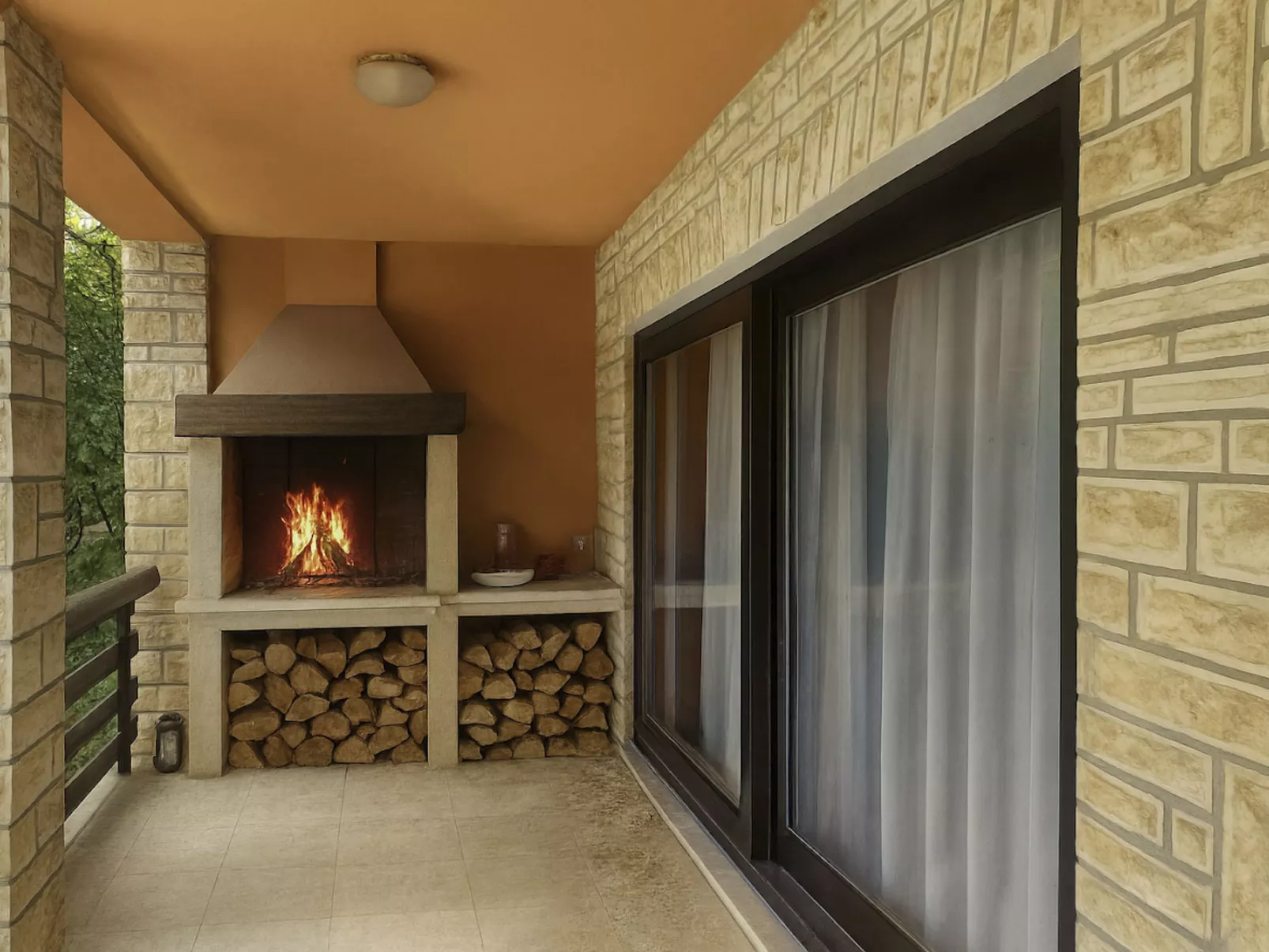 Sehr geräumige Villa mit Pool-Dehors