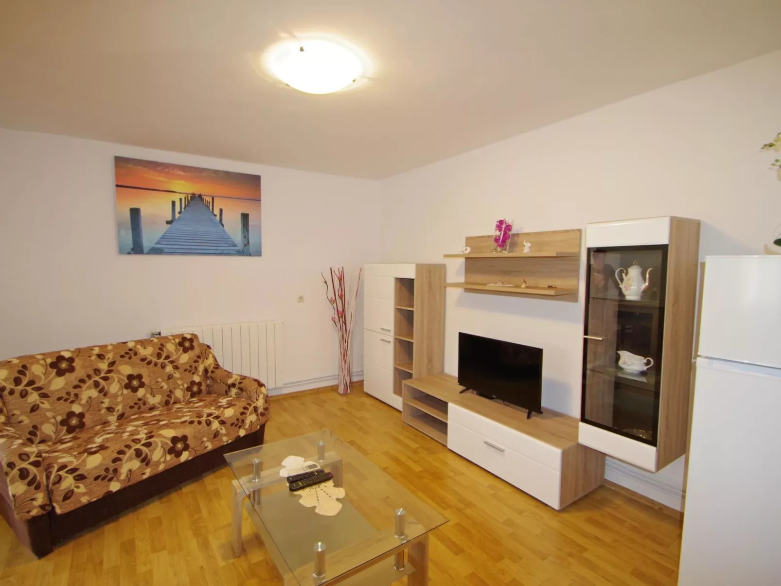 Schönes Haus mit großer grüner Umgebung, Pool-Drinnen