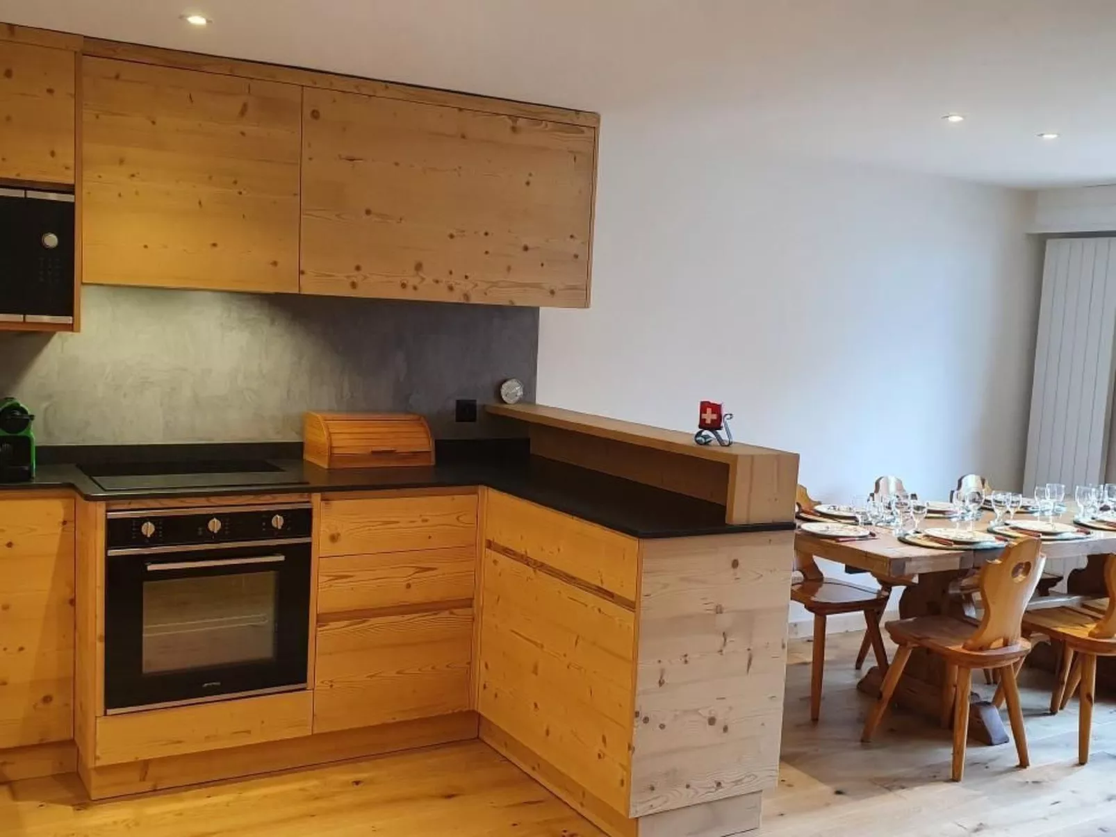 Mit Blick auf die Berge