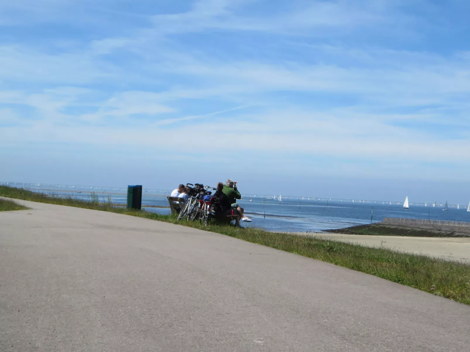 Gemütlicher Vier-Personen-Bungalow-Dehors