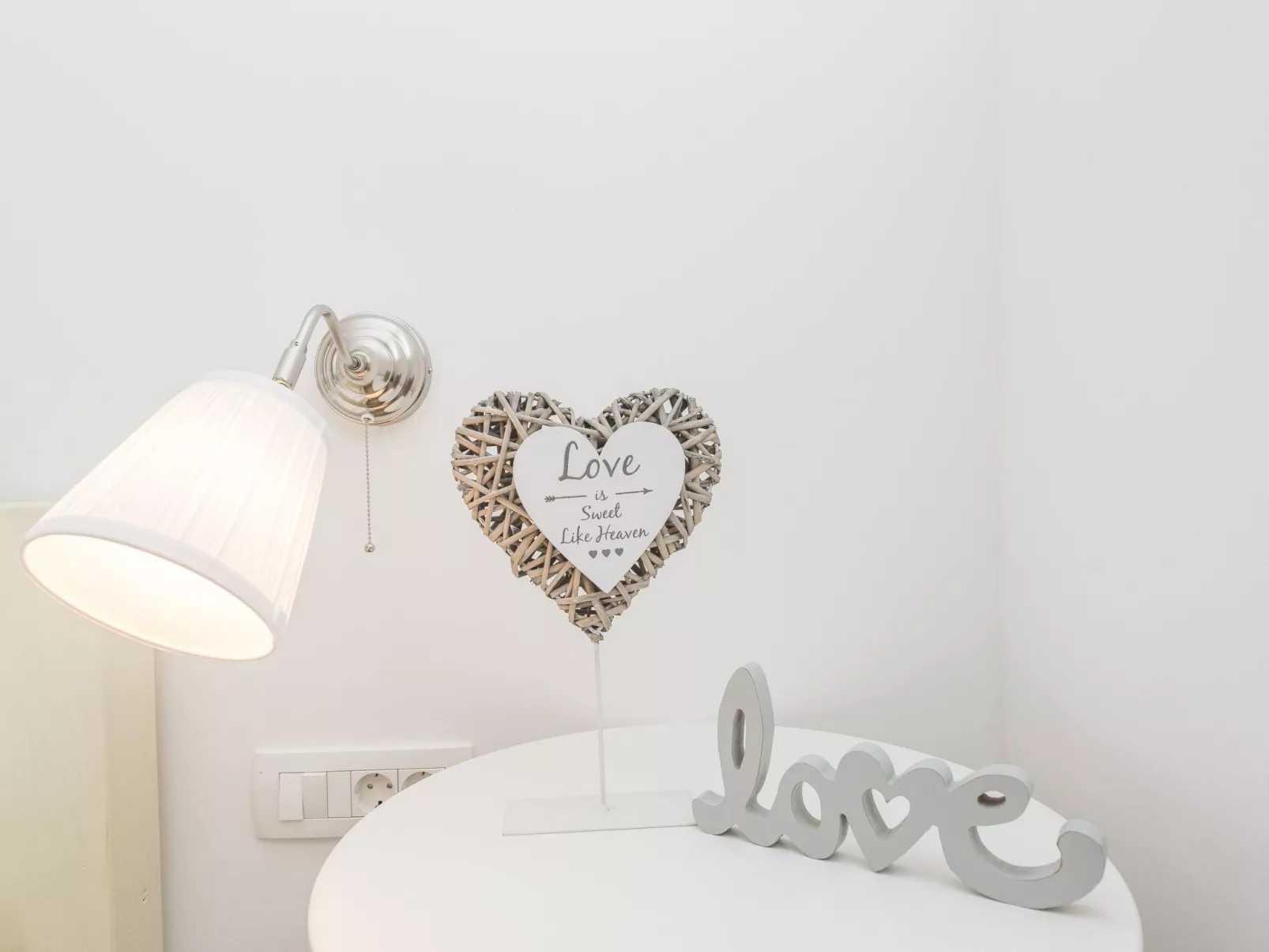 "Ena" mit Blick auf das Wasser-Drinnen