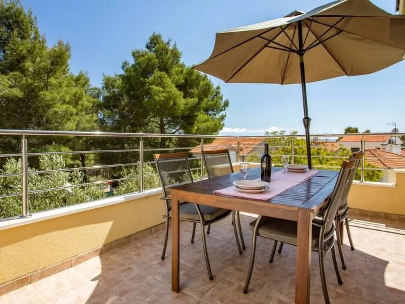 "Lile" mit Blick auf das Wasser-Image-tags.info