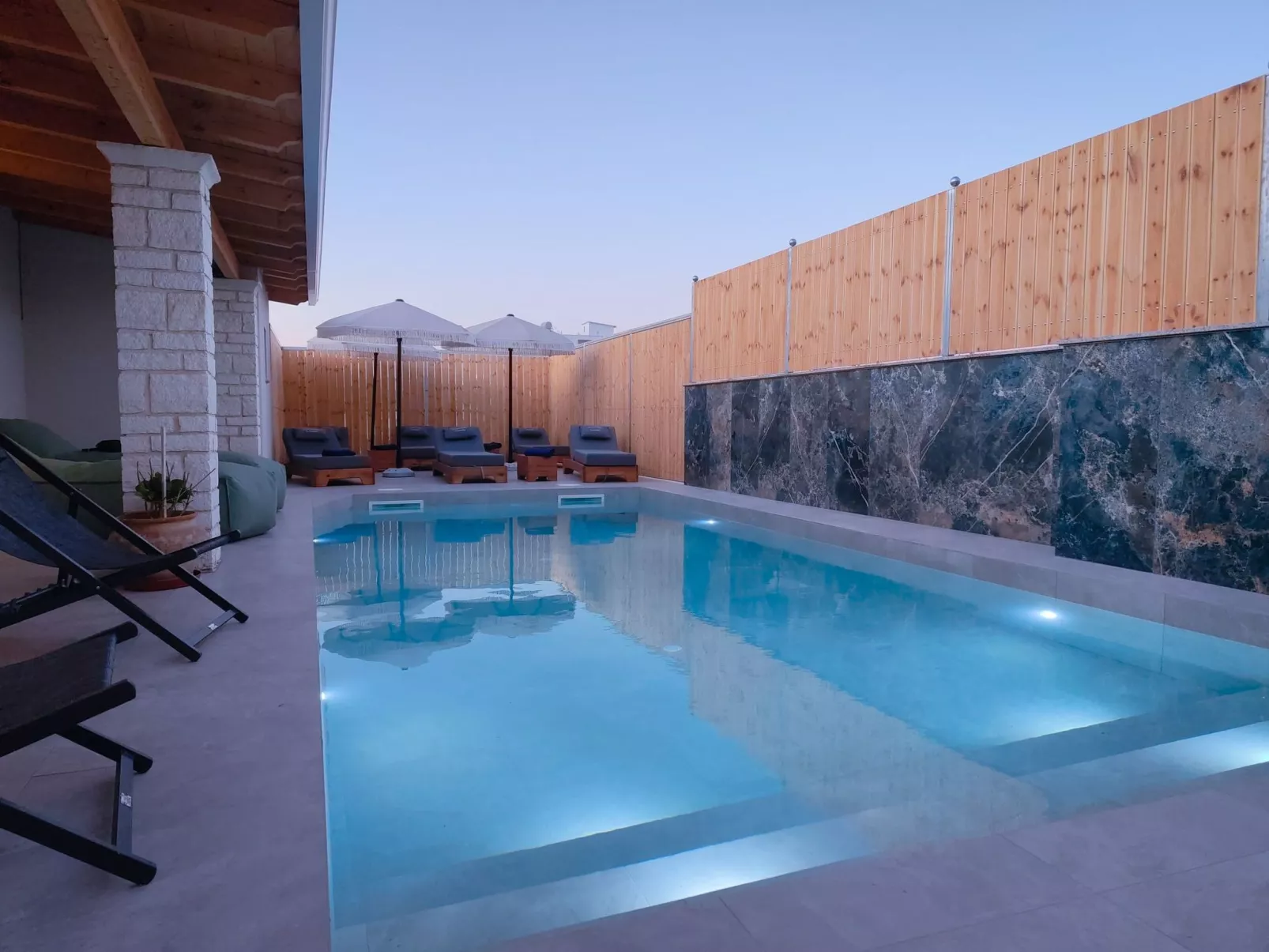 Entdecken Sie die ruhige Opulenz der Luxusvilla Levanda in Südalbanien - Dehors