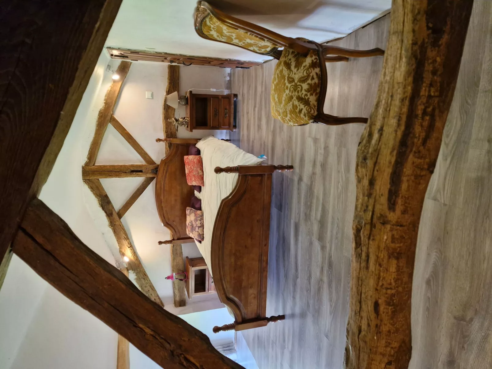 Die Unterkunft für zwei bis sechs Personen, Schwimmbad, Bouleplatz, Spa, Tennis-Drinnen