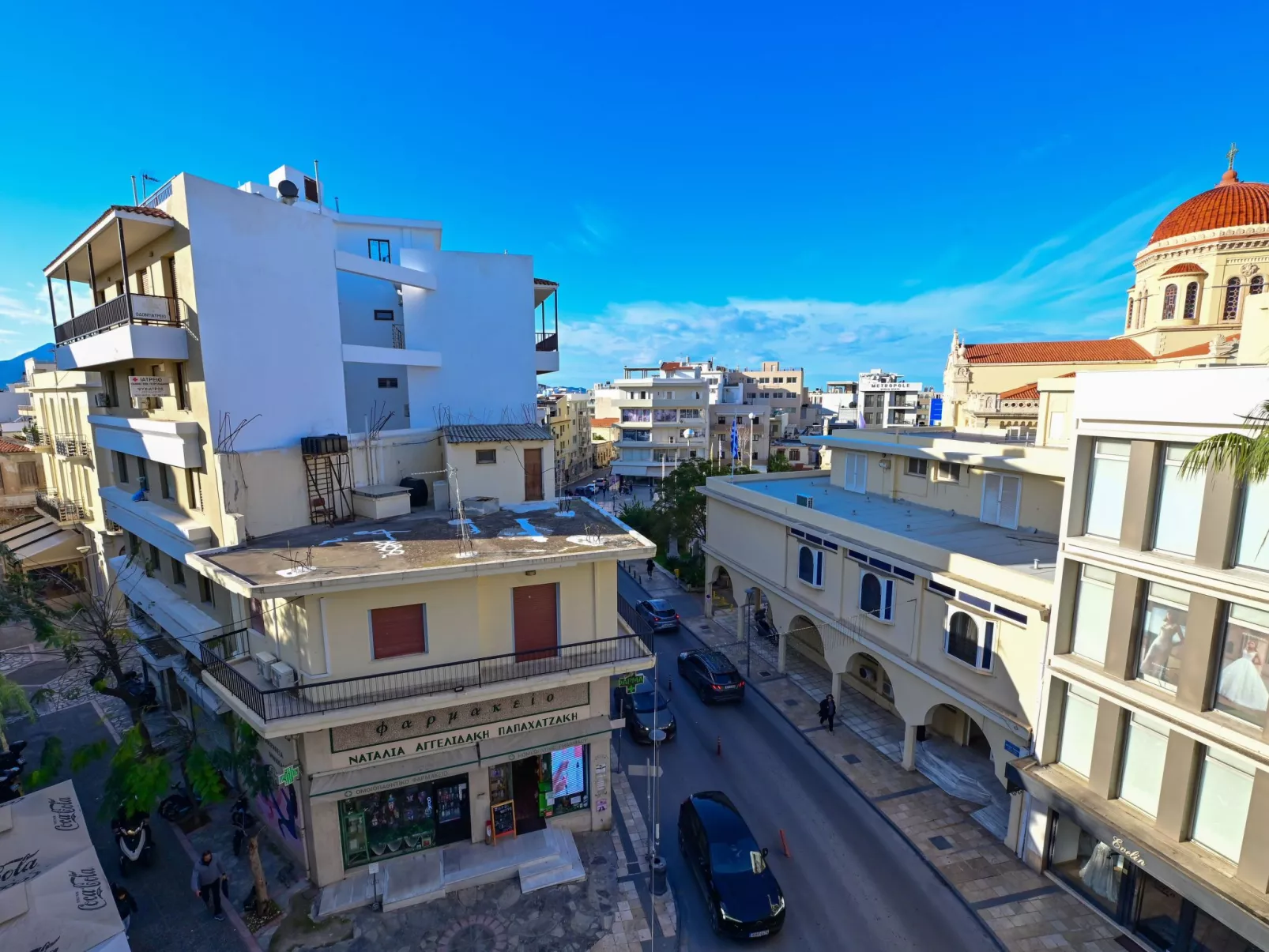 Royal Blue Central House "by Checkin"