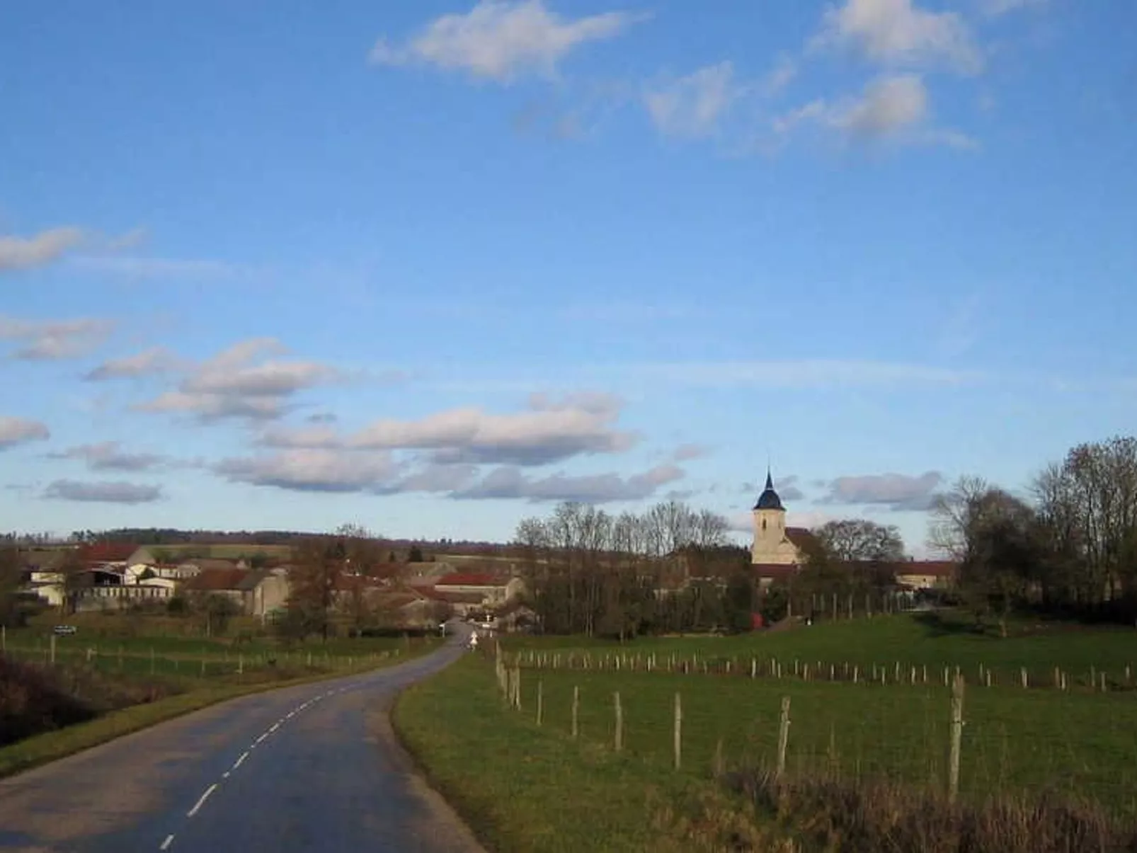 Bévau: Frankreich erleben mit Bio-Frühstück und täglichem Putz-Service-Image-tags.info