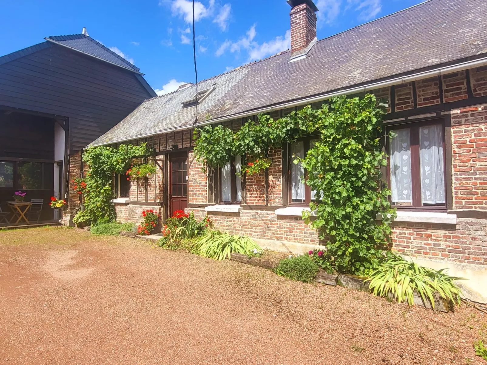 Charmantes Ferienhaus in idyllischem Dorf - Beau Village