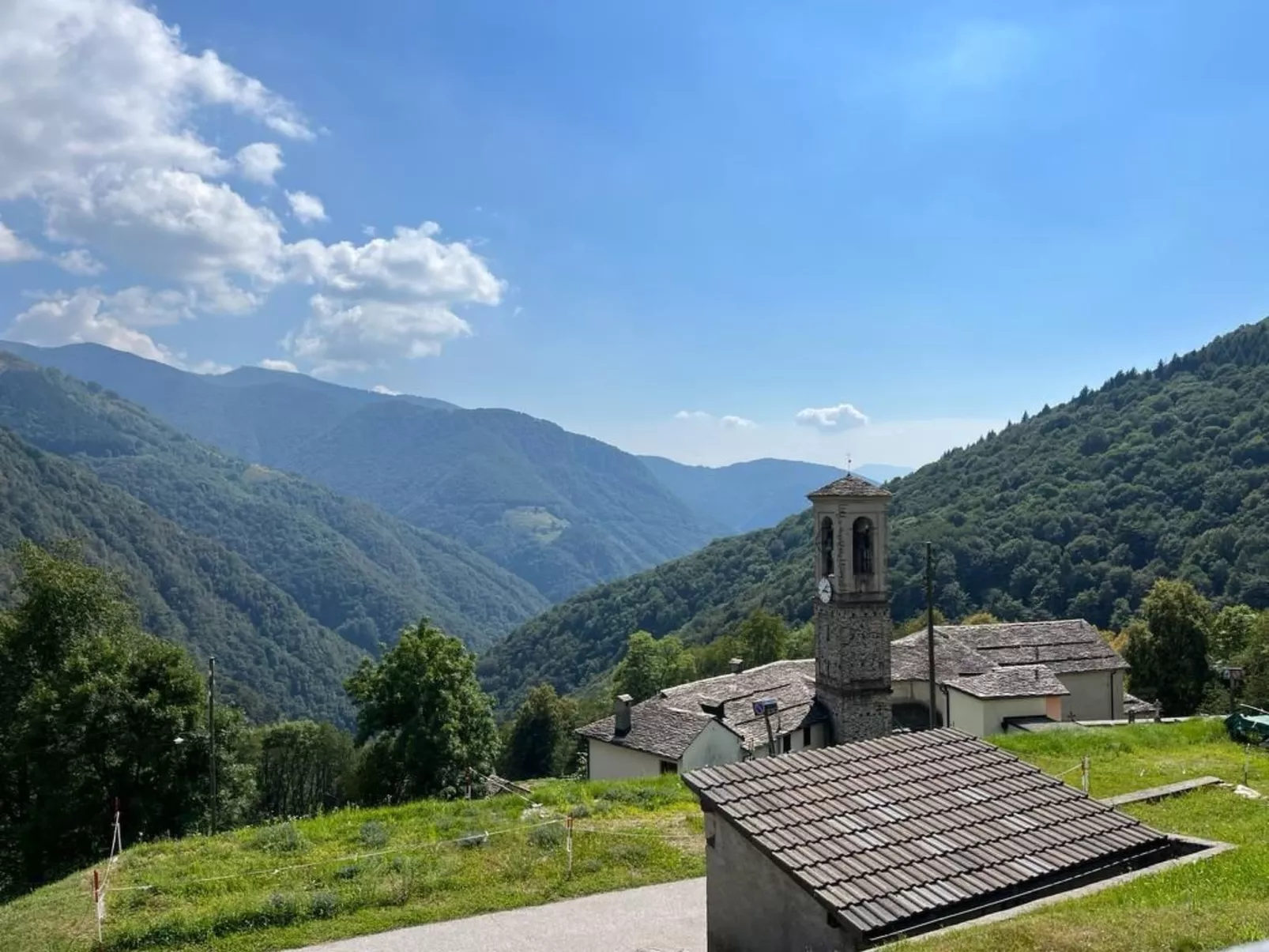 Entdecken Sie den Charme von Casa Clementina in Indemini-Dedans