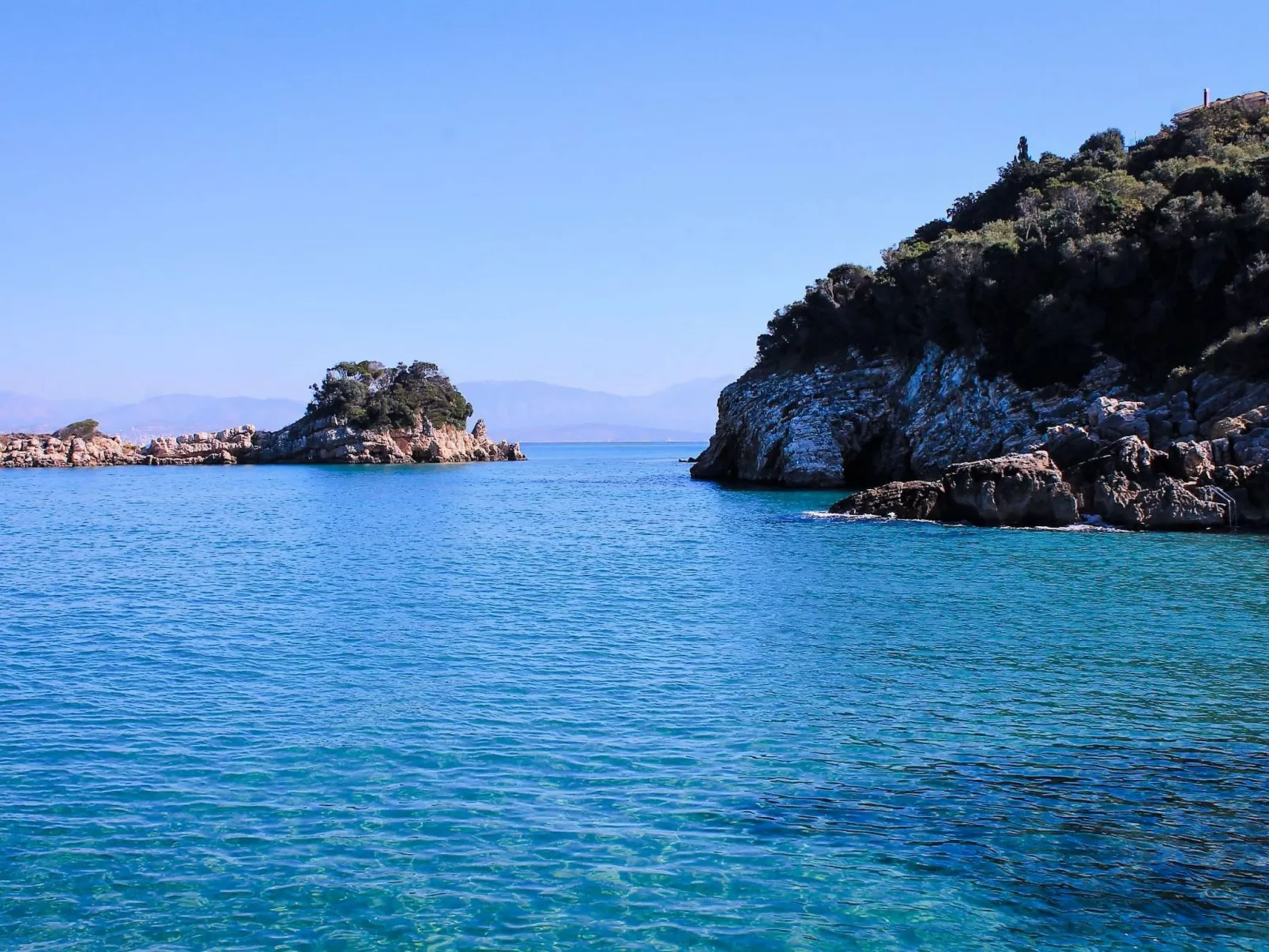 Geräumige Wohnung mit zwei Schlafzimmern in der Nähe des Sandstrandes
