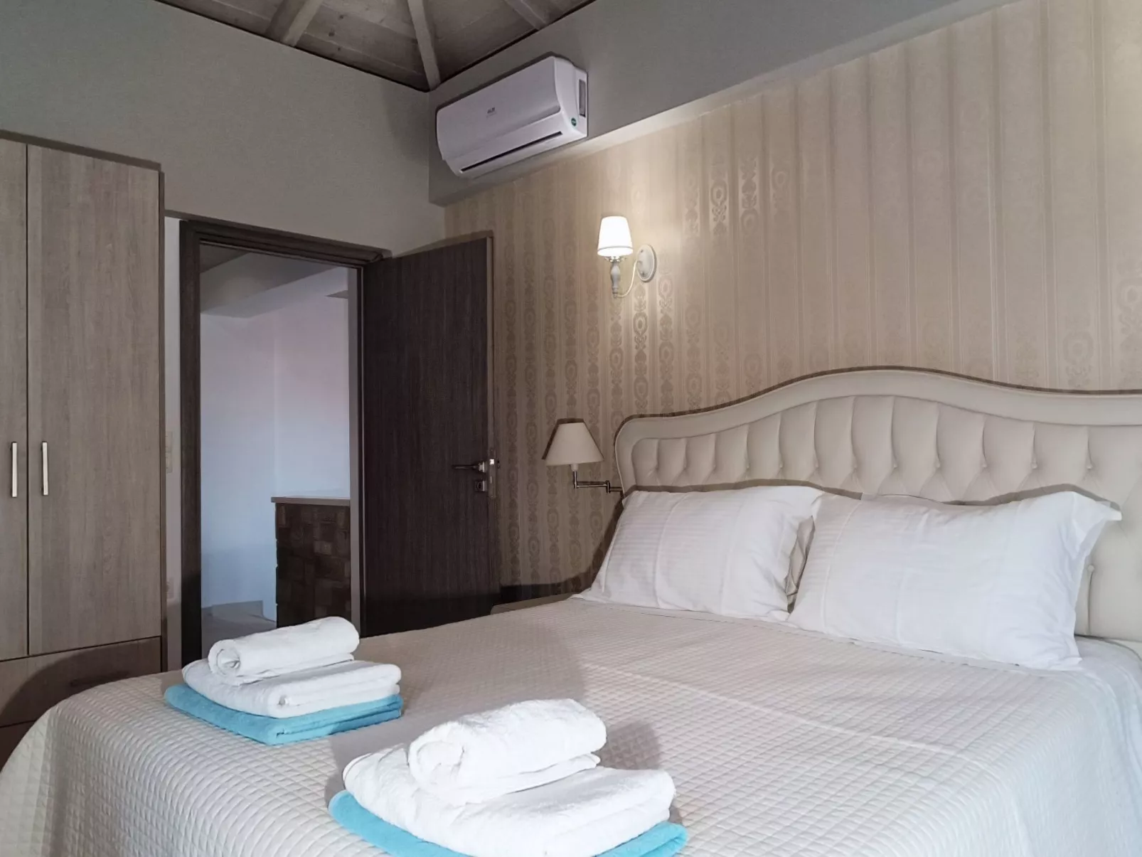 In Mithimna mit Privatem Pool-Drinnen