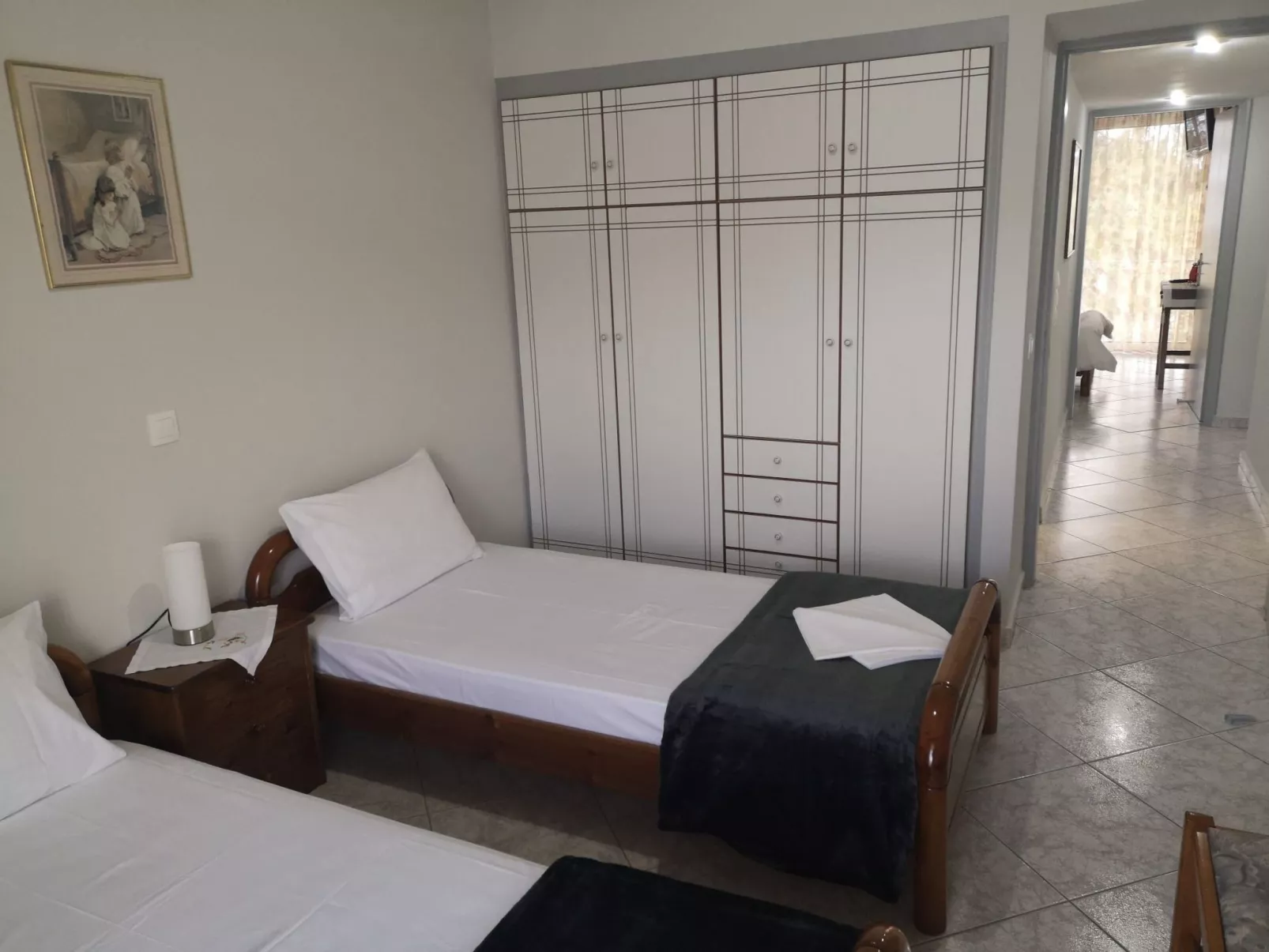 Mit Blick auf das Wasser-Inside