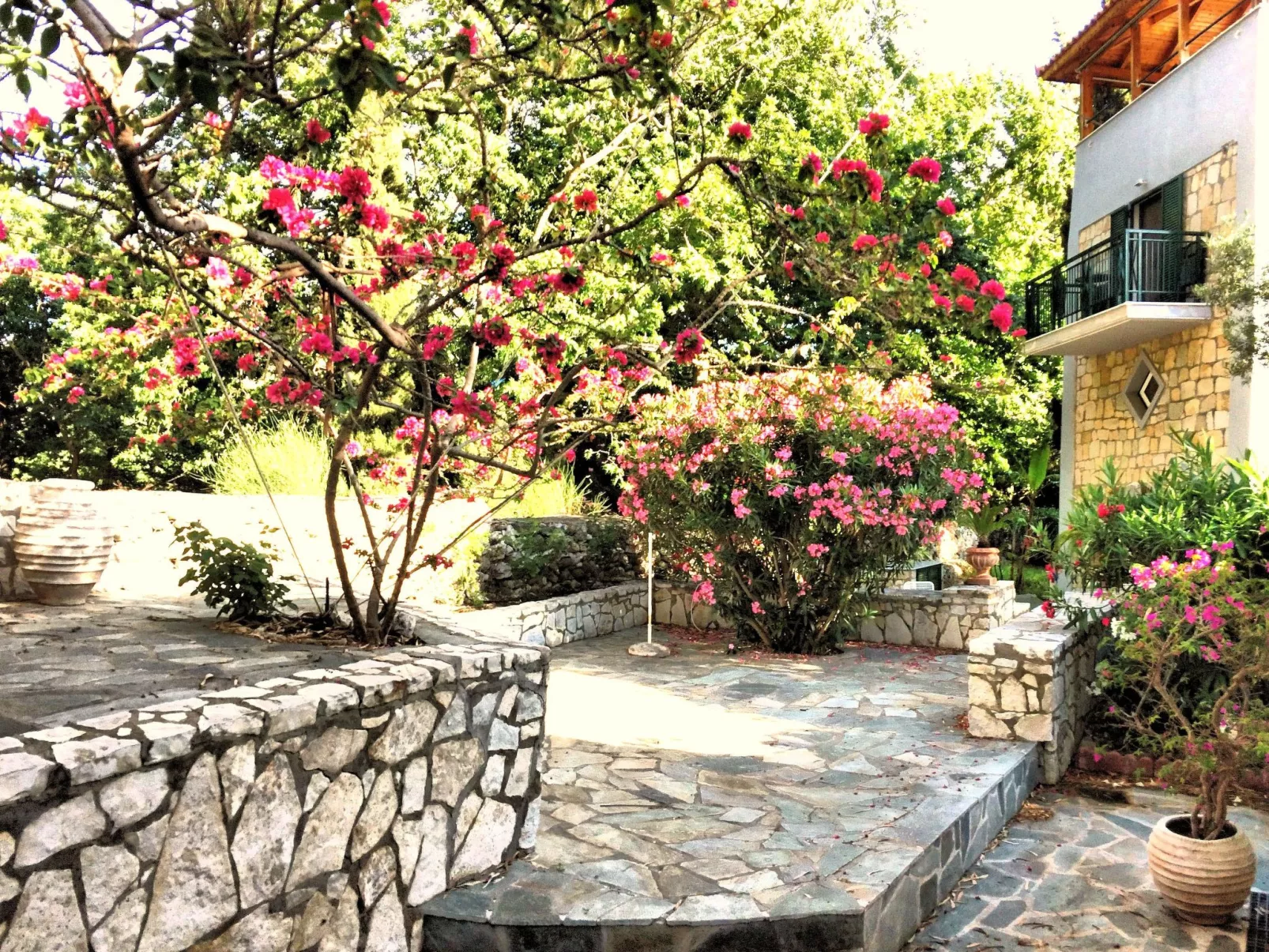 In Paralia Sergoulas mit Kleinem Balkon-Dehors