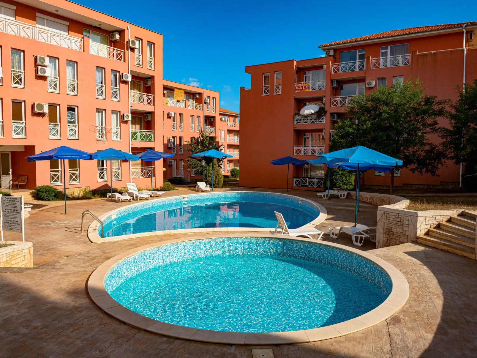 Menada - Sonnentag 6 - Modernes Studio