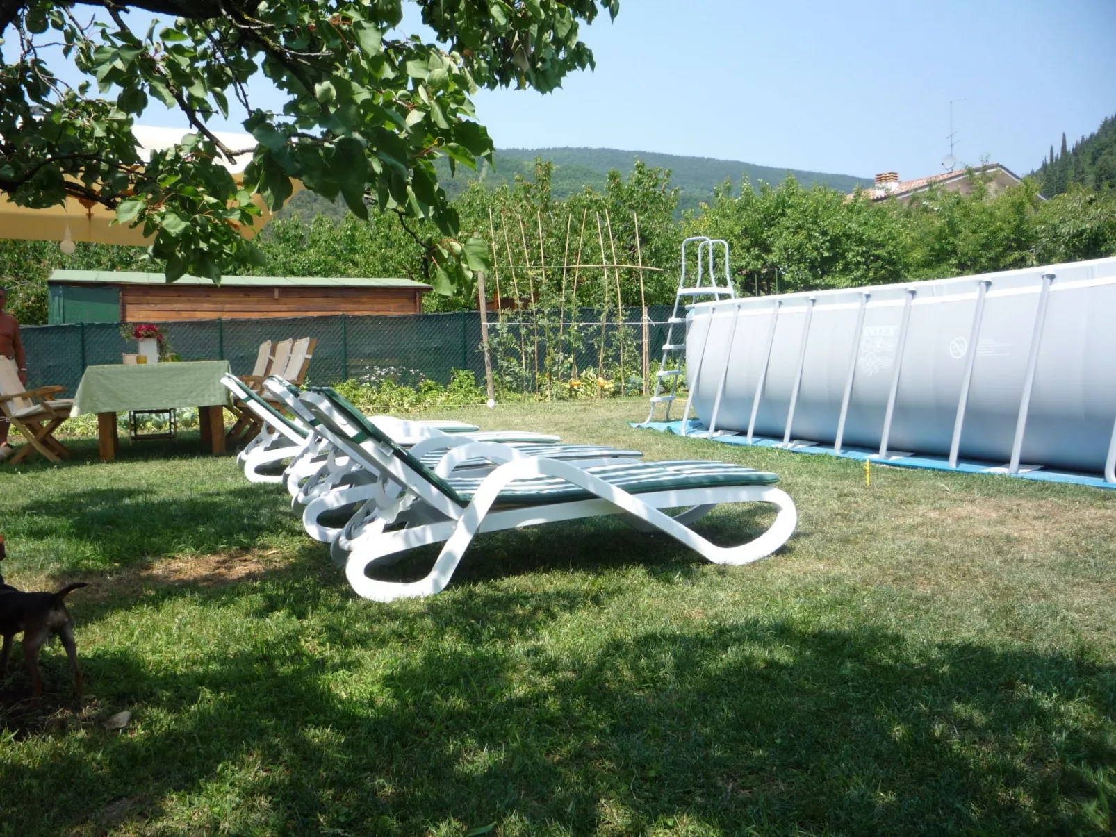 Anwesen mit privatem Garten und Grill-Draußen