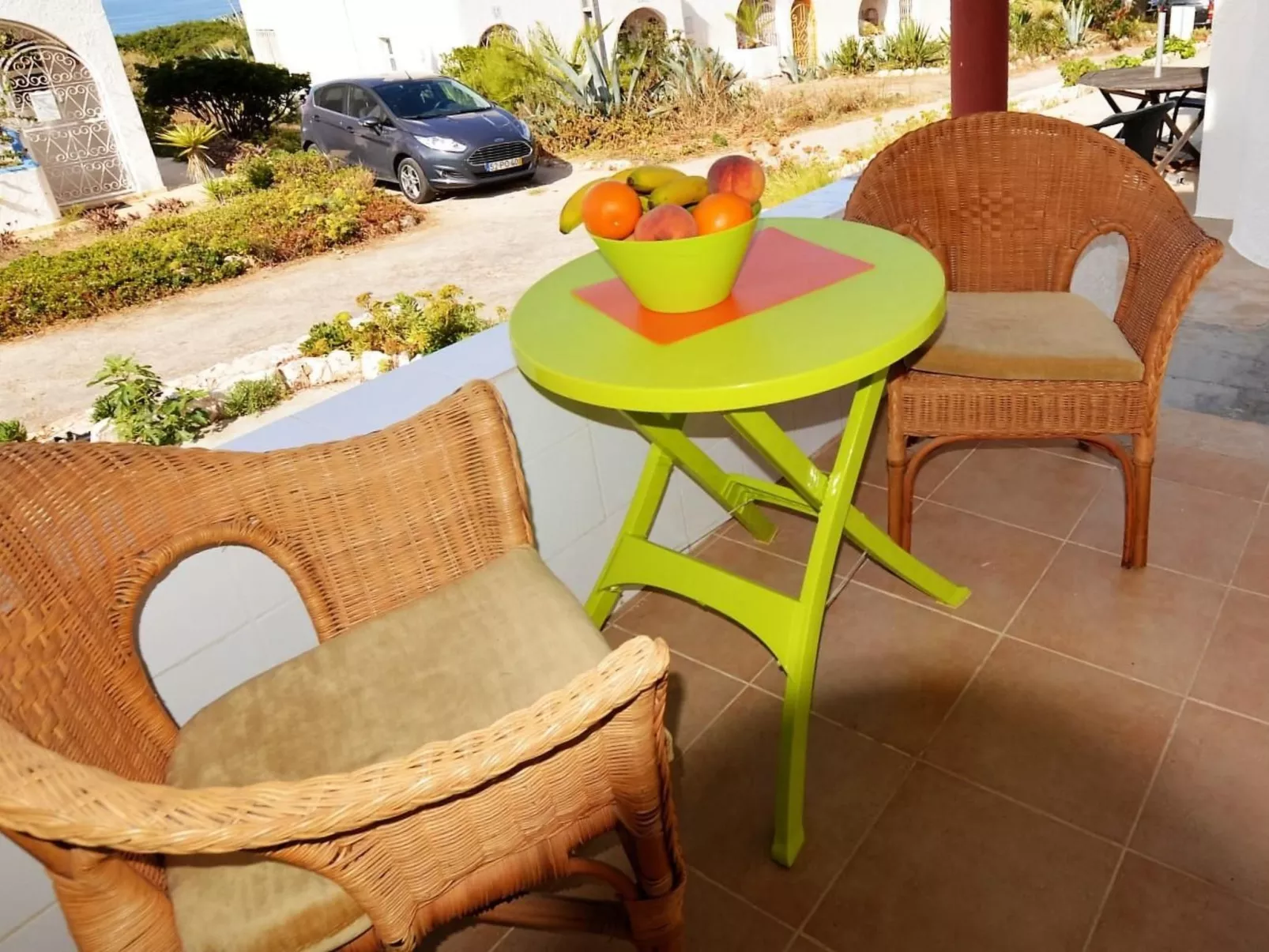 Wohnung mit Blick auf das Wasser-Image-tags.info