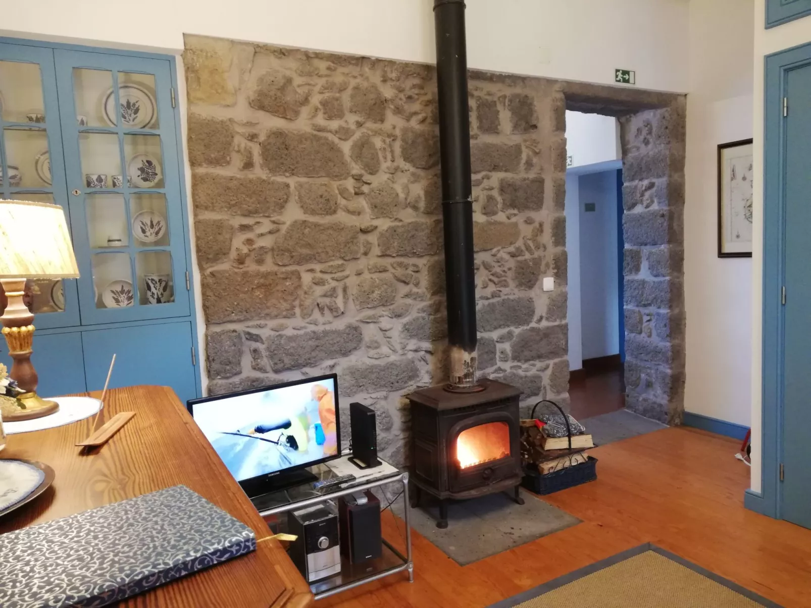 Casa da Talha, Rustikaler Charme auf den Azoren-Drinnen