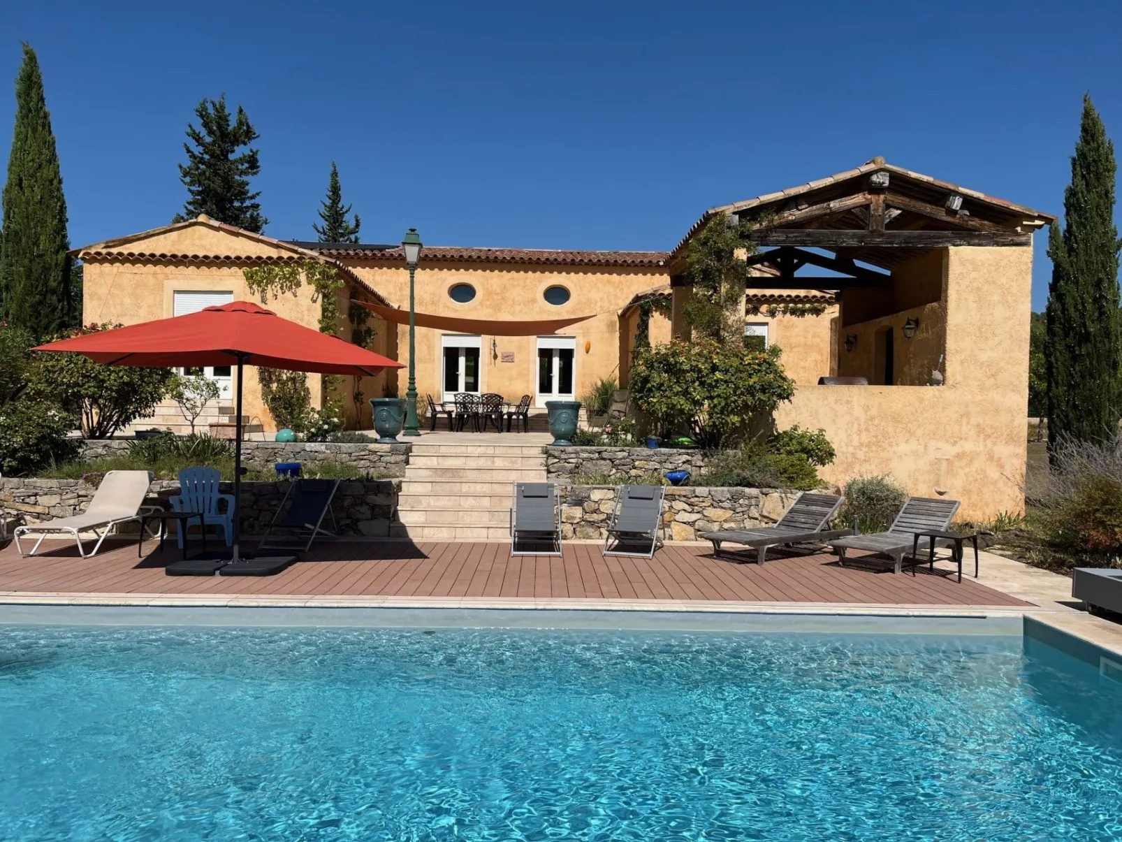 Das Kloster-Draußen