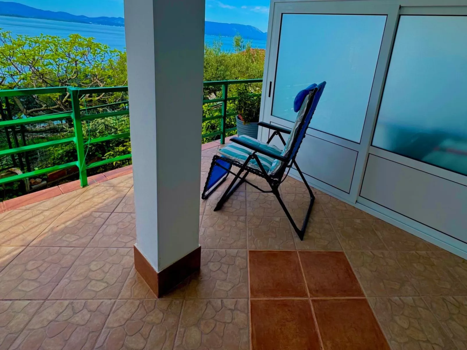 "SeaSide" mit Blick auf das Wasser