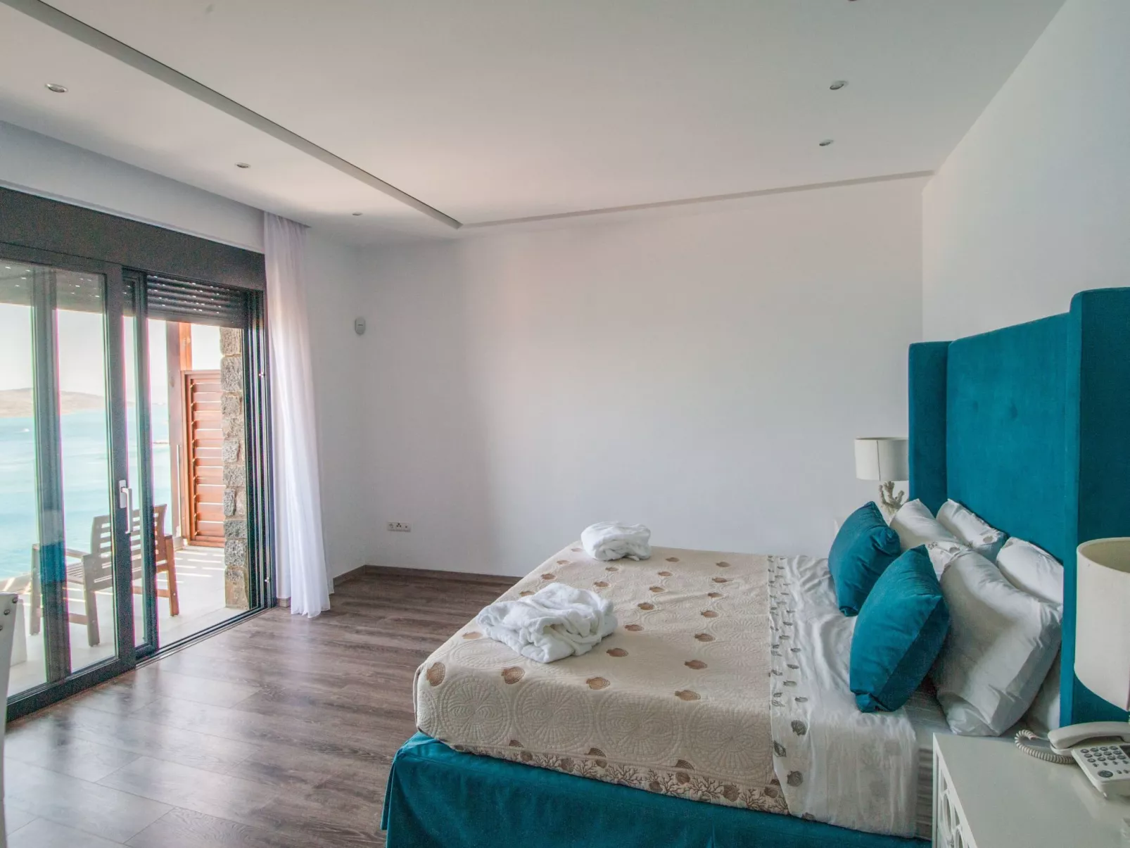 "Villa Dimitra" mit Infinity Pool-Dedans