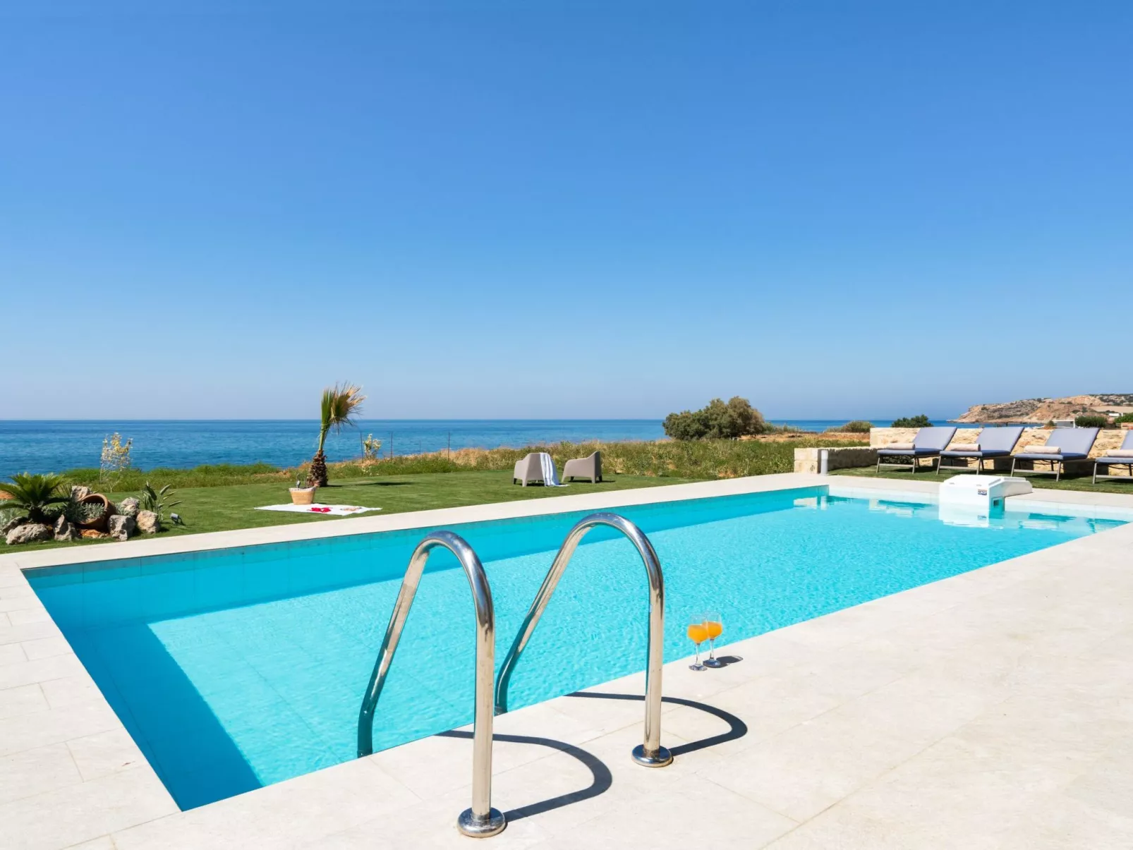Villa am Strand mit Pool, Kinderbereich und BBQ-Image-tags.info