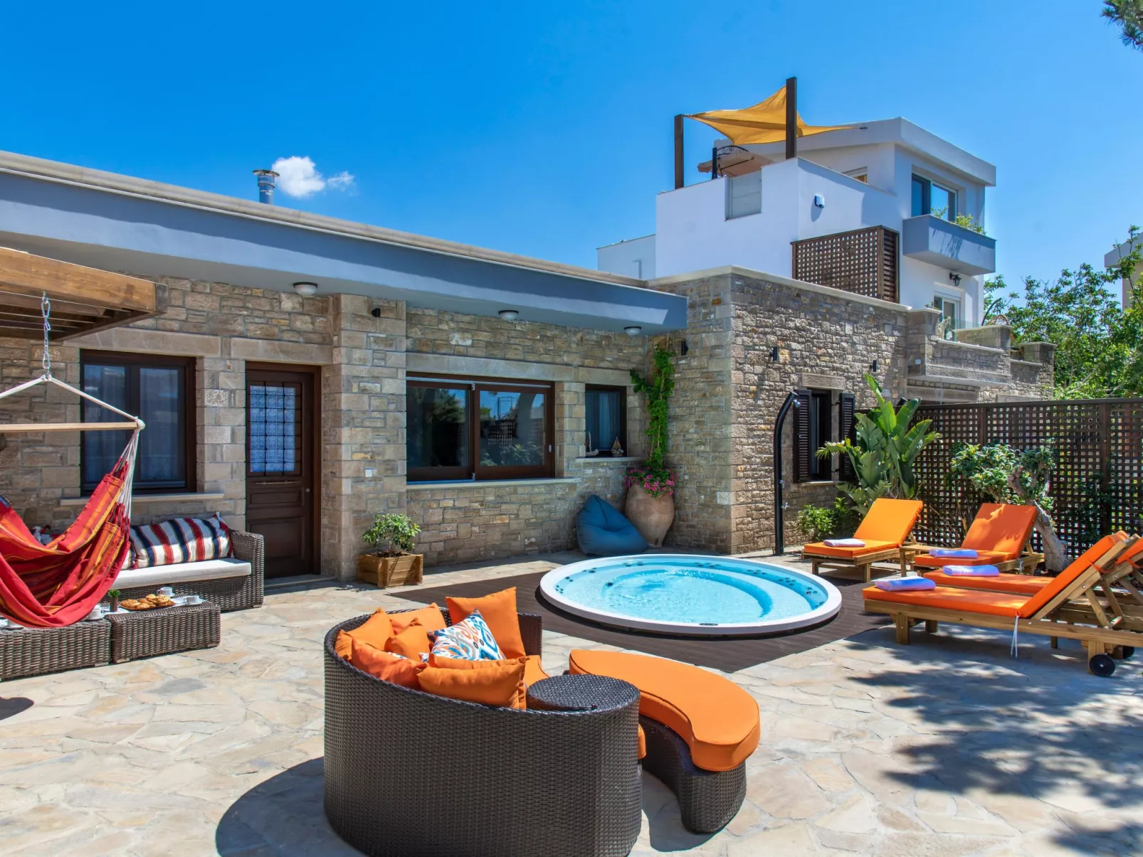 Paradisos für 14 Personen und 4 Kinder