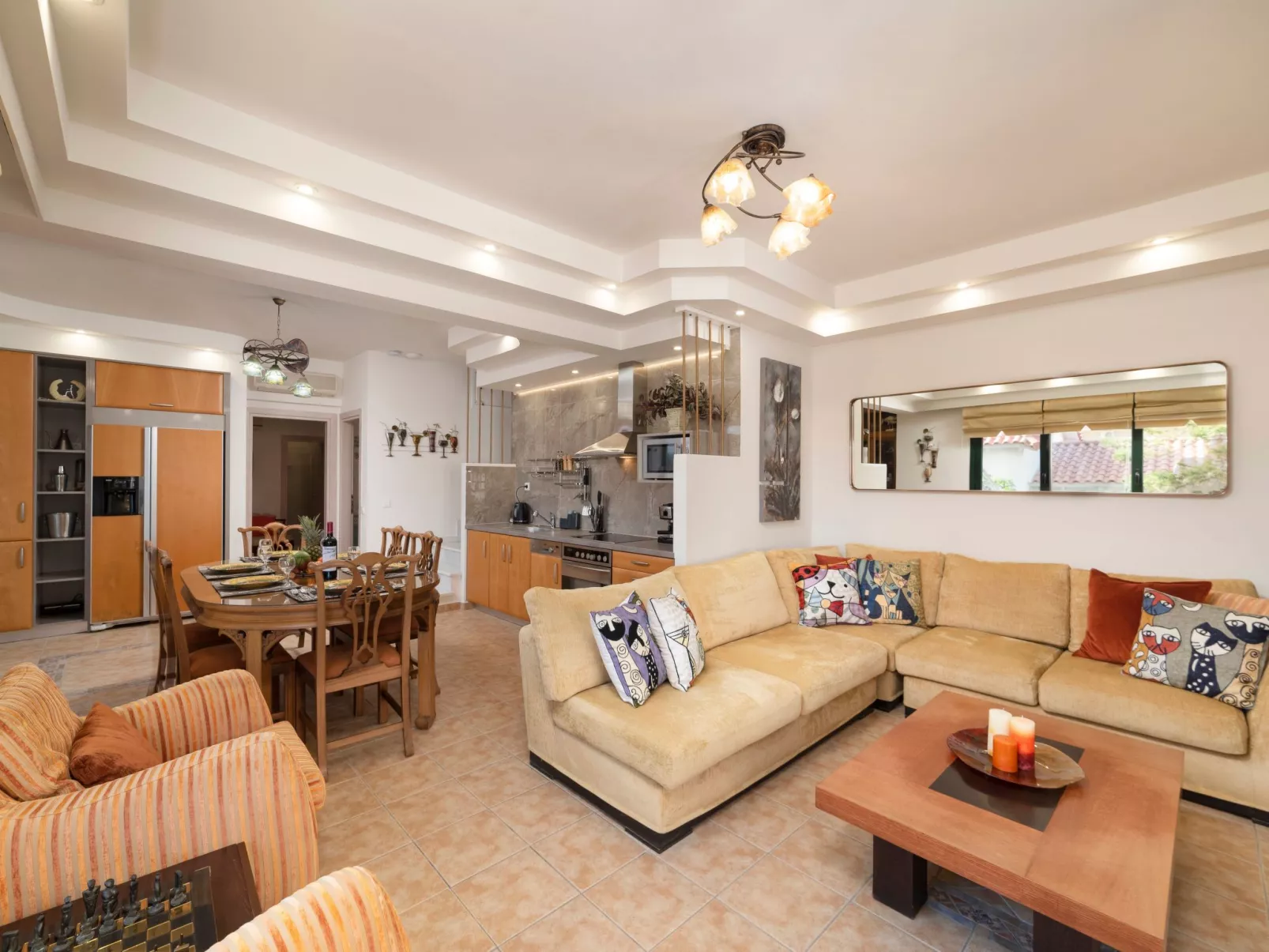 Luxuriöser Villenkomplex mit 14-16 Schlafzimmern in Strandnähe