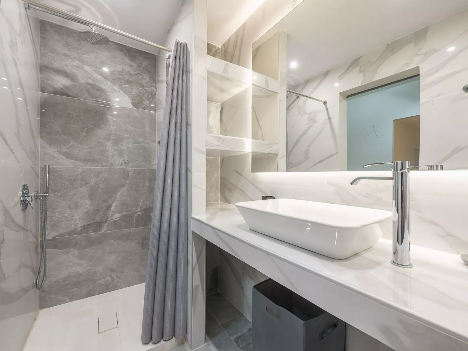 Stilvolle 2 Schlafzimmer, nur wenige Schritte von Fokionos Negri