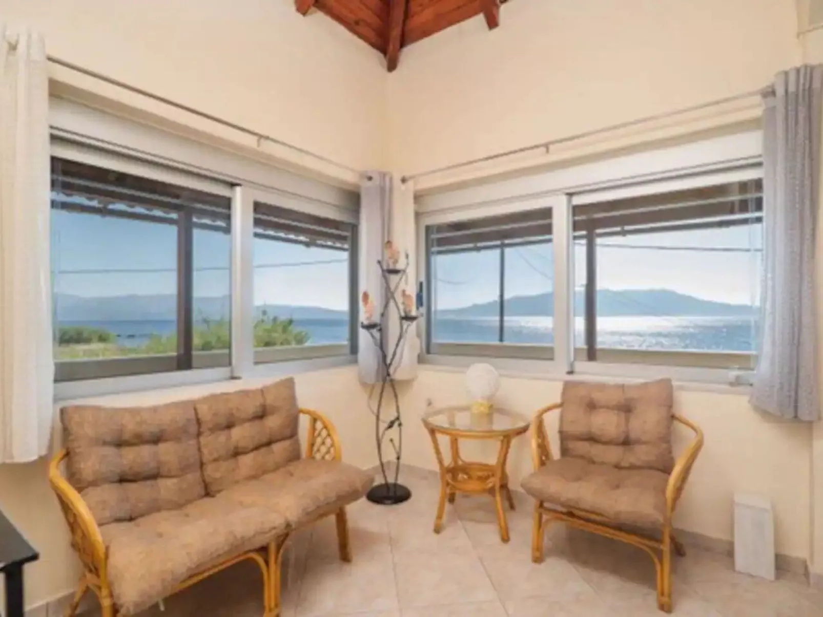 In Kolimvari mit Großer Terrasse-Drinnen