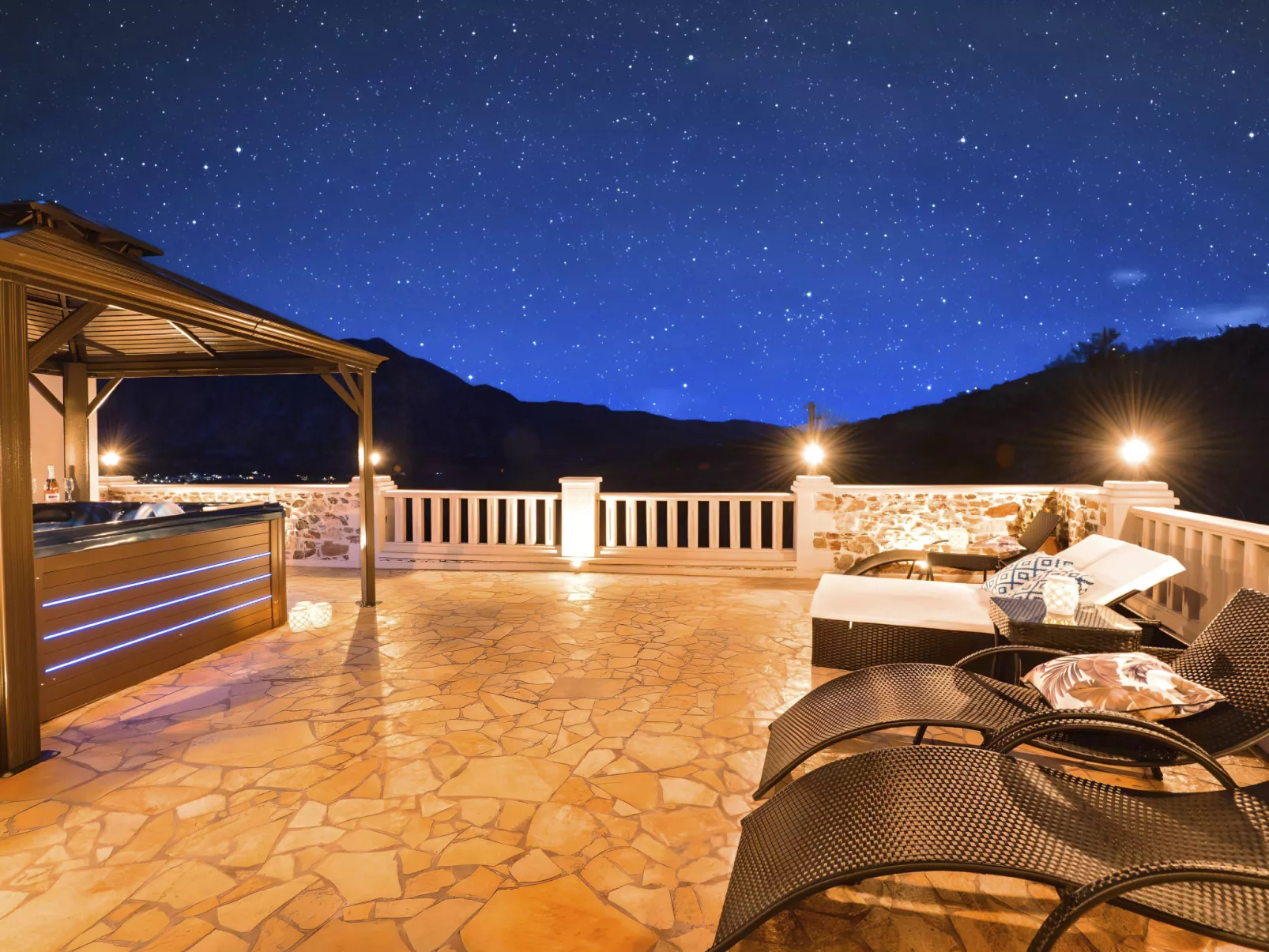 Petralis Luxus Villa Pool Whirlpool