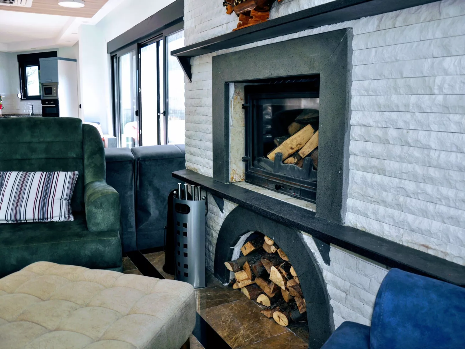 Berghütte mit eigenem Pool - Drinnen