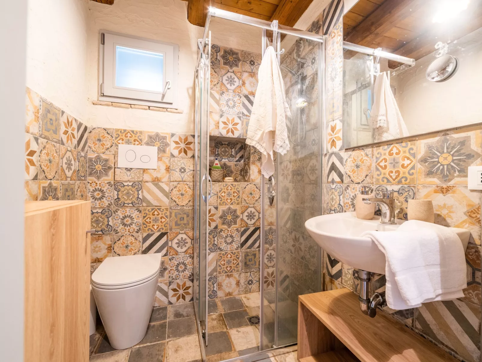 Zwei Einheiten, Luxus, Schwimmbad, Gemüsegarten-Dedans