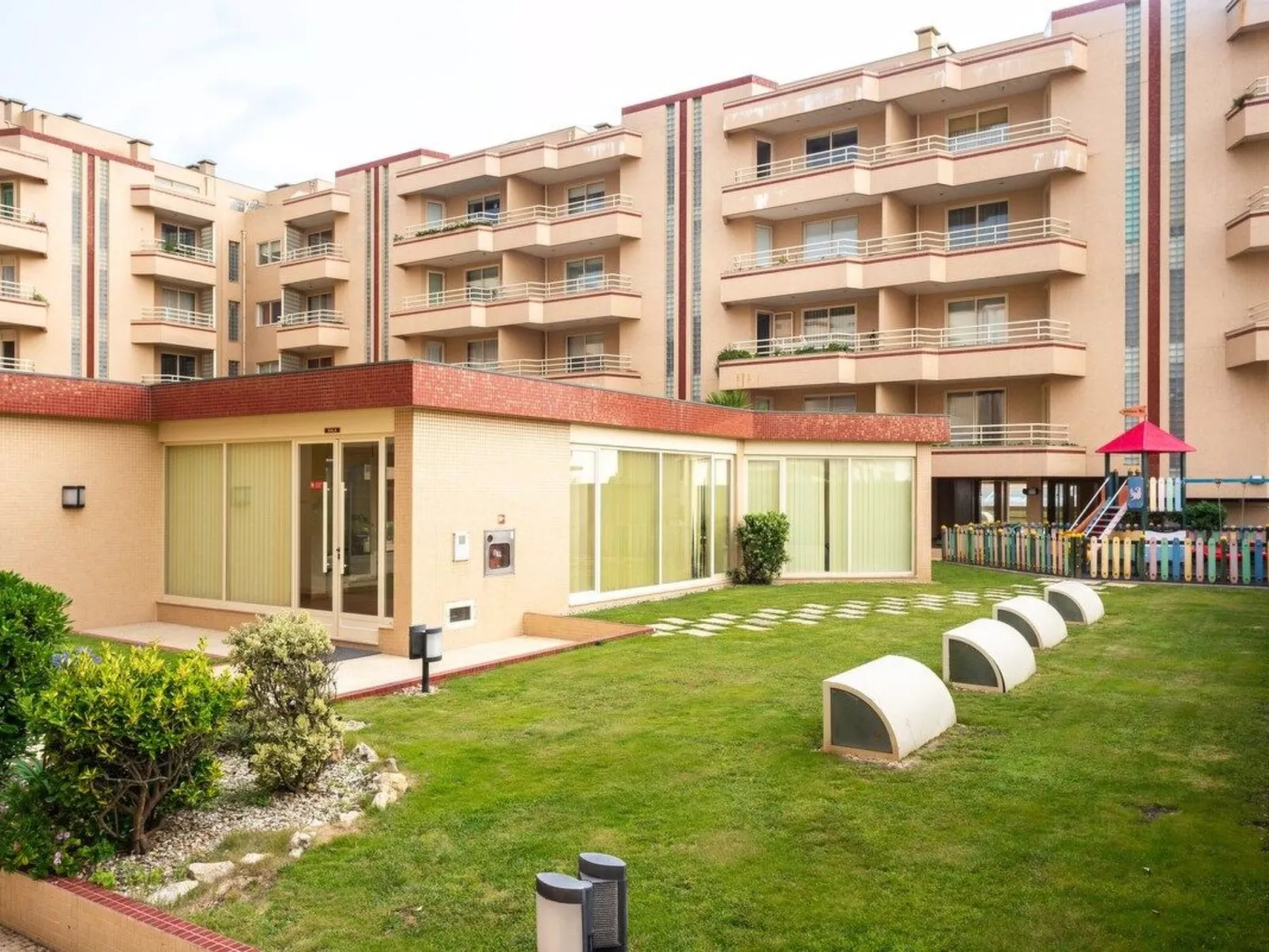 Meerblick First Line mit 2 Pools 1-Draußen