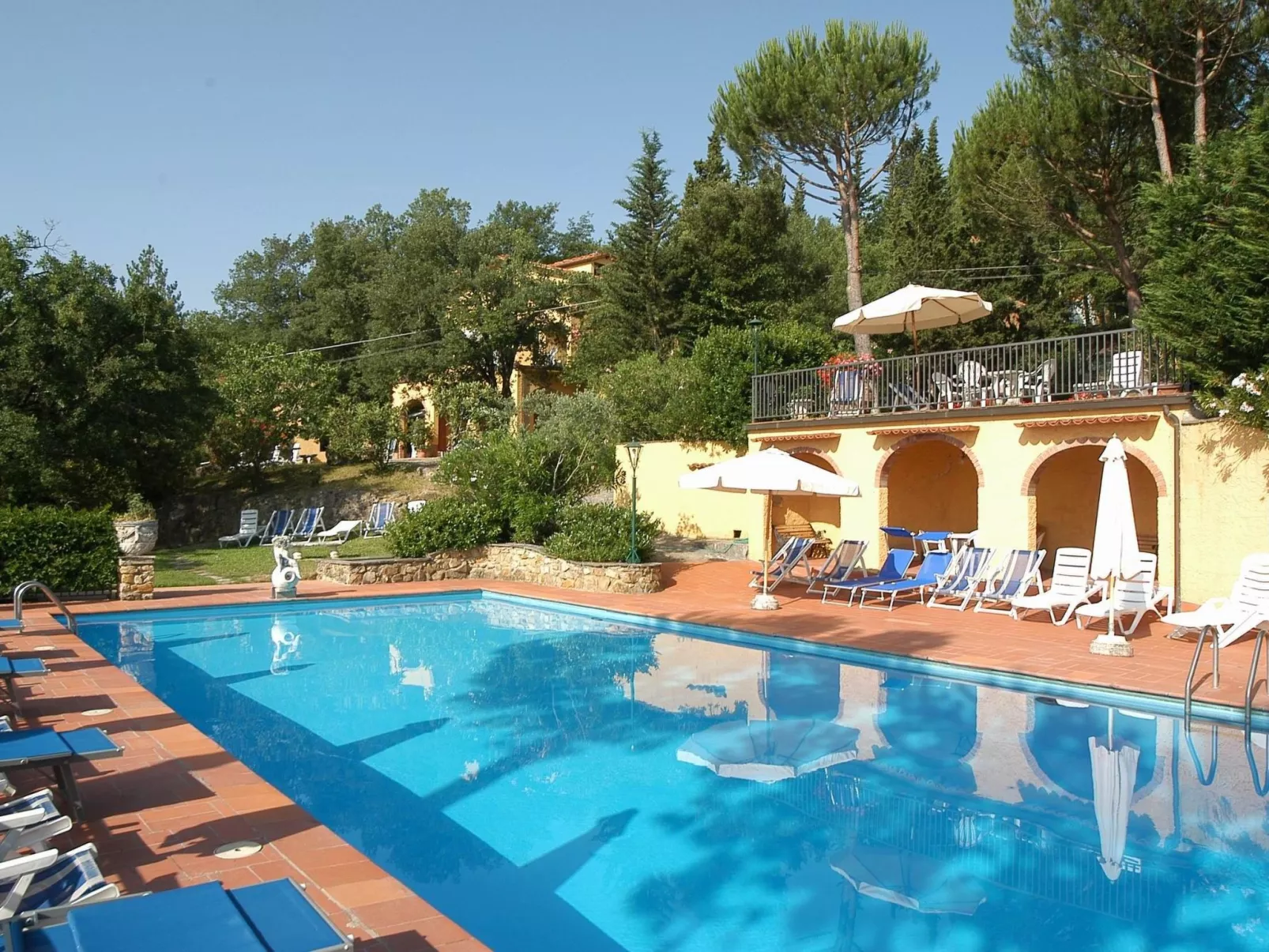 'Villa Rondini' mit Terrasse-Outside