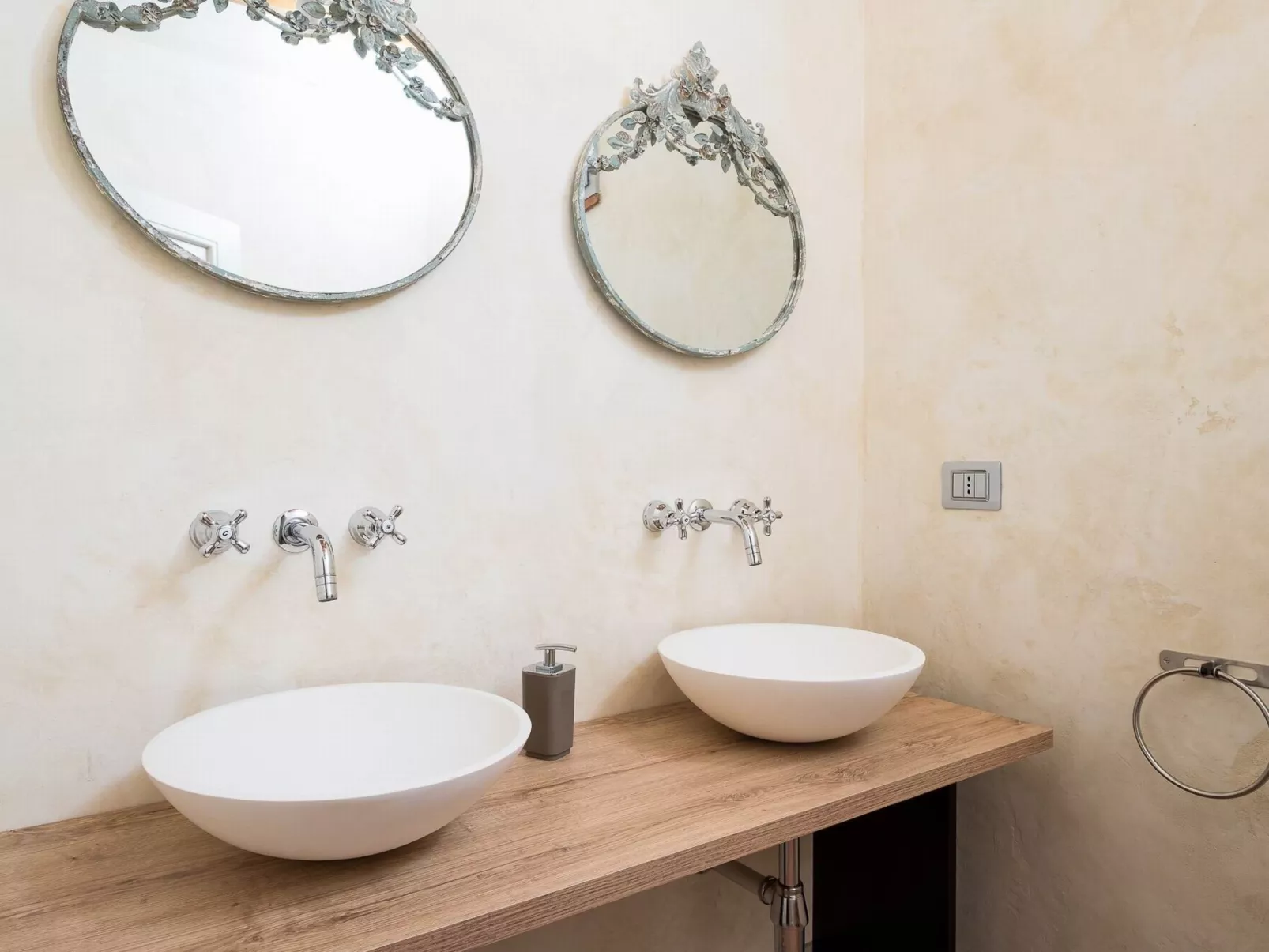 "Cascia T4 Rota" mit Pool-Dedans