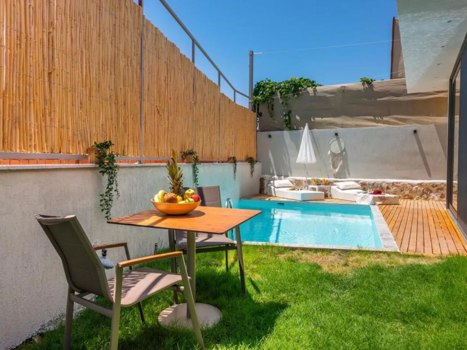 Schöne Villa mit großem Pool