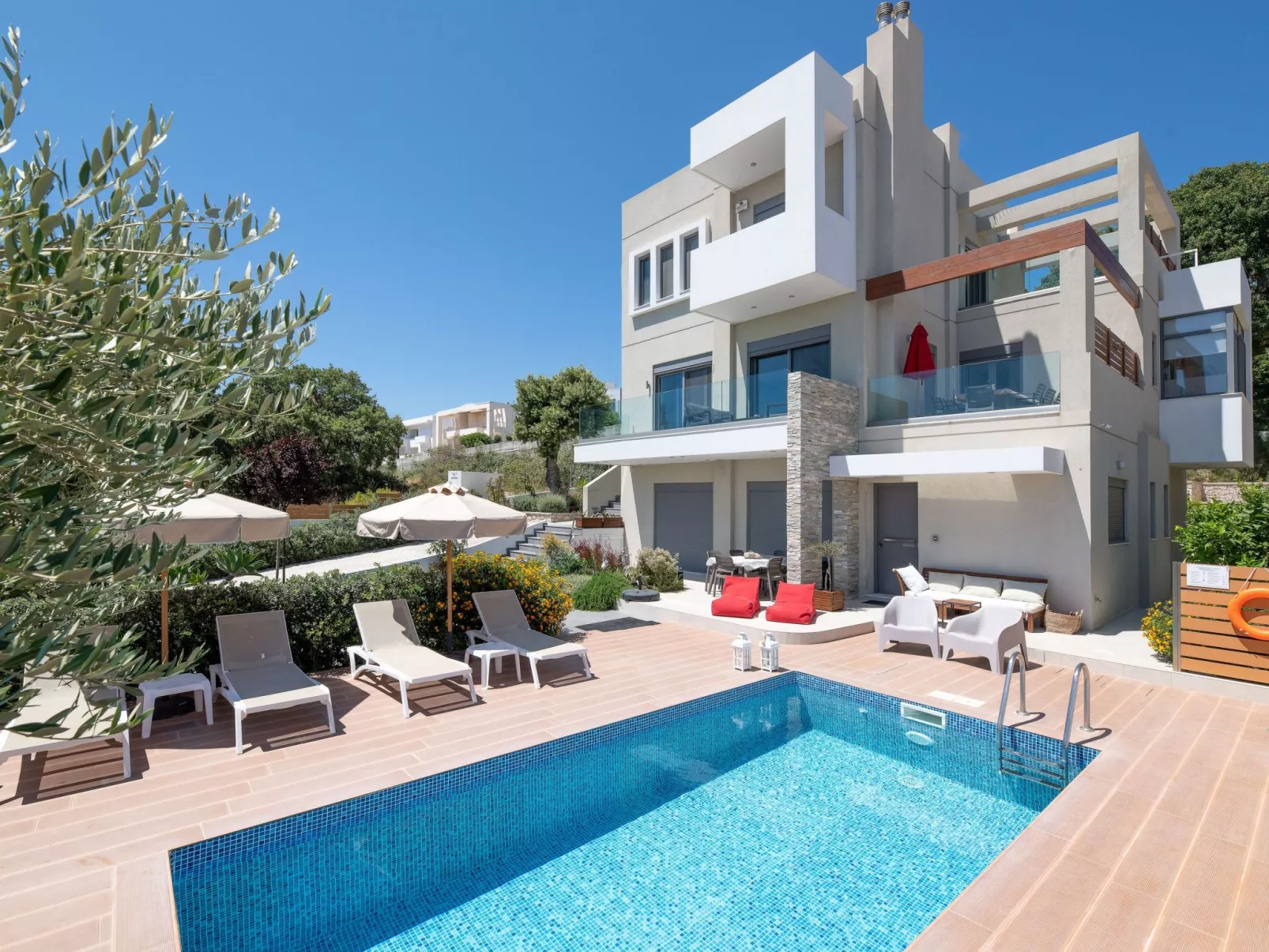 Schöne Pool-Villa Terpsis-Dehors