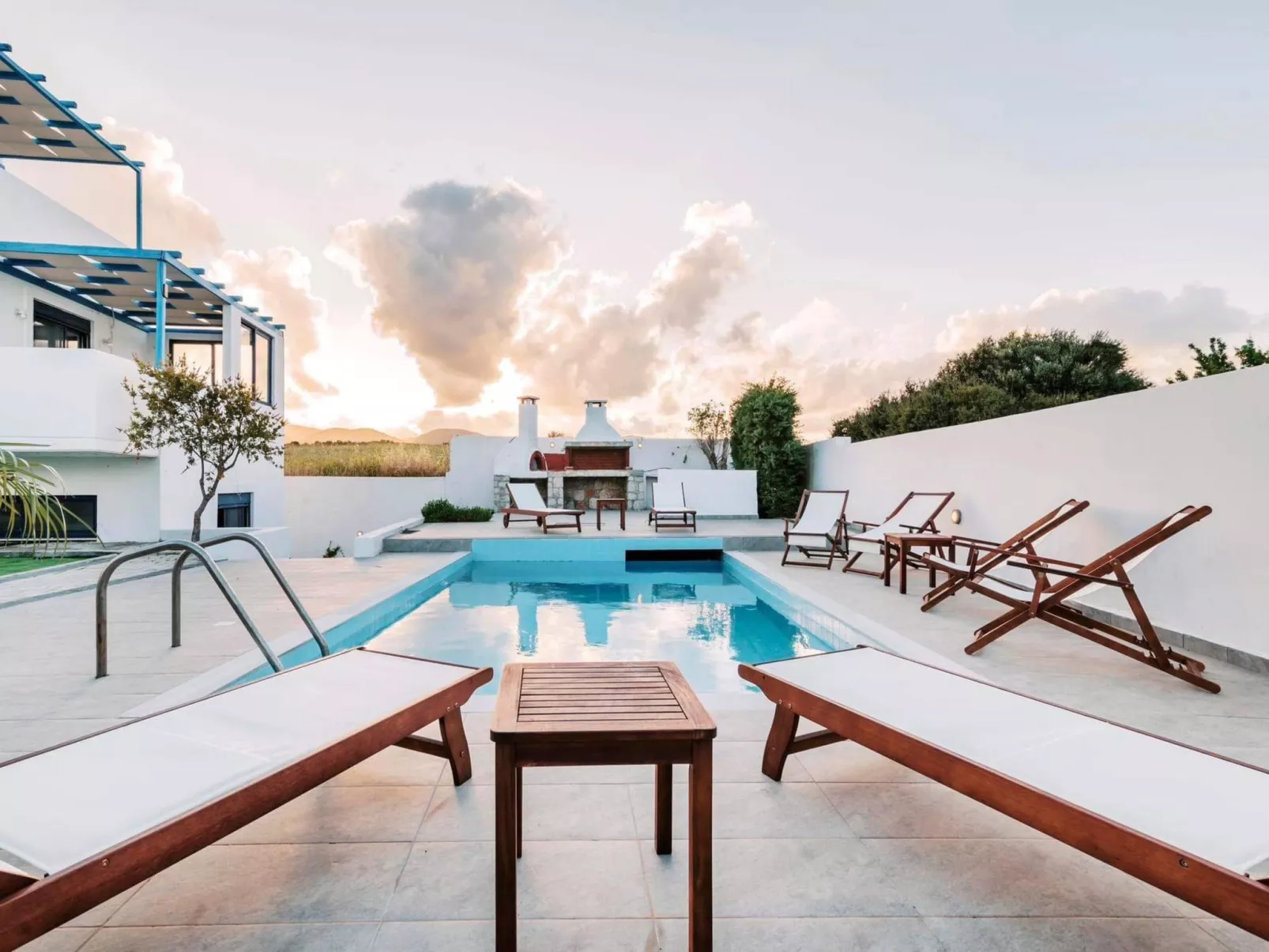 Wunderschöne Villa Infinity Blue-Dehors