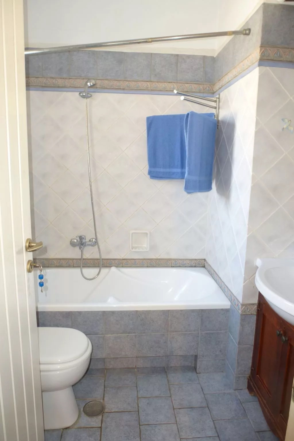 Apollon Paradise-Drinnen