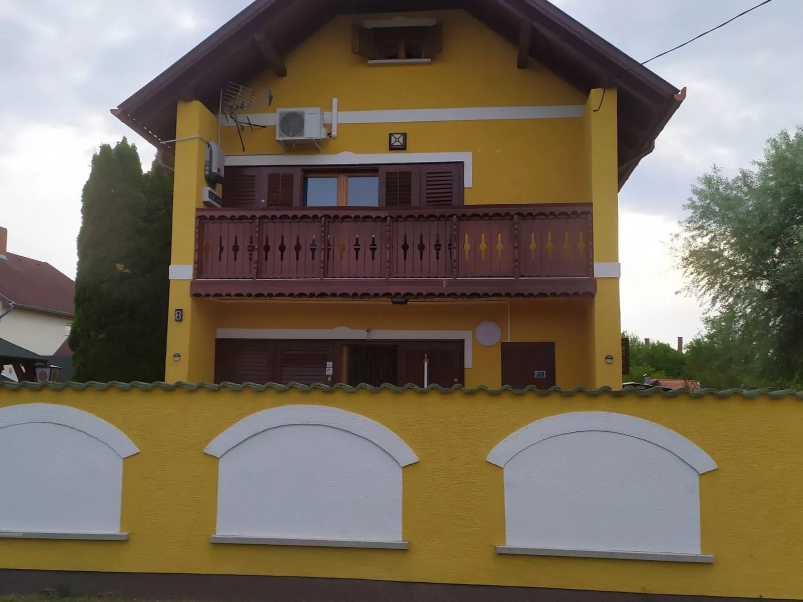 Ferienvilla mit Garten, Grill und Terrasse-Dehors