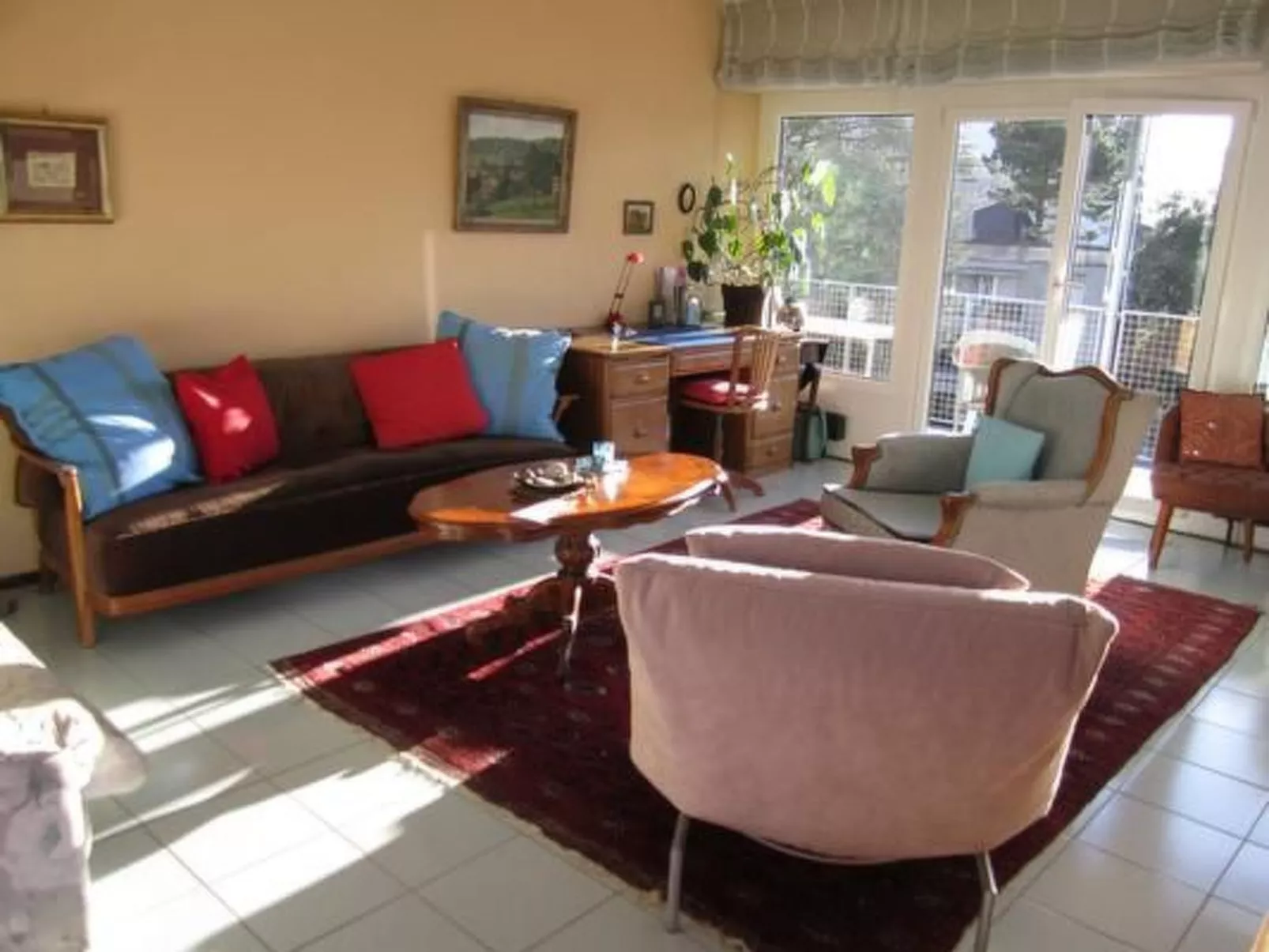 Freie Sicht auf See und Berge