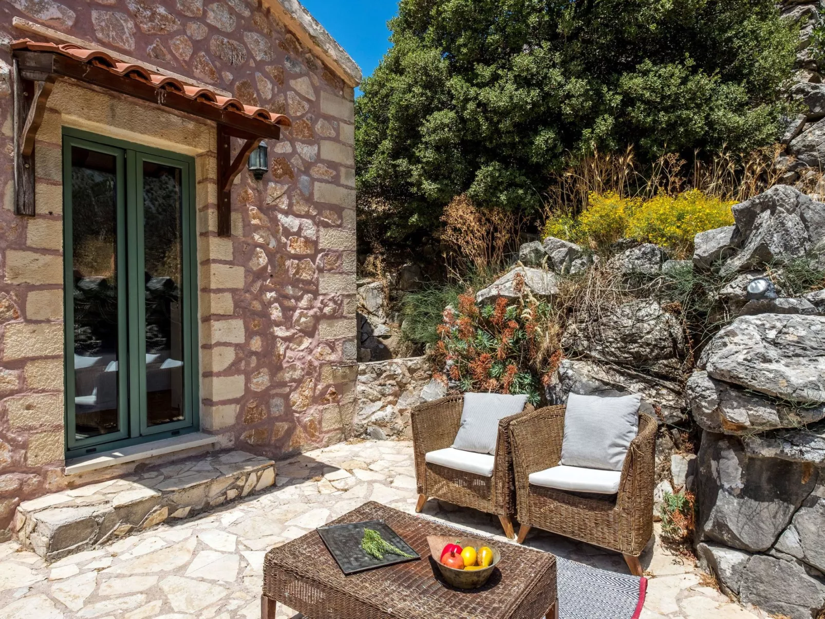 Villa aus Stein "Galatia"-Image-tags.info