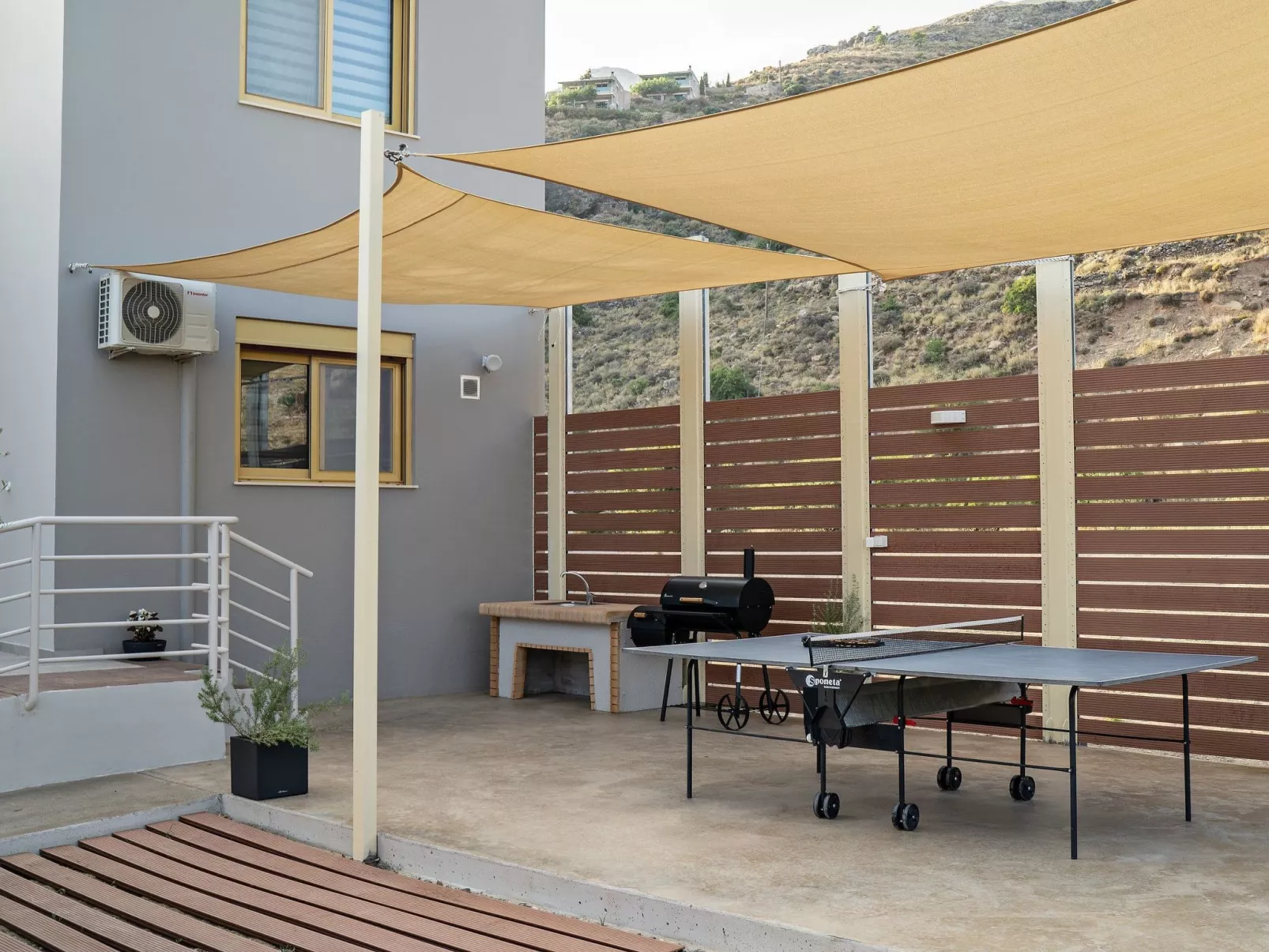 Villa Privater Pool Jacuzzi BBQ Kinderbereich-Outside