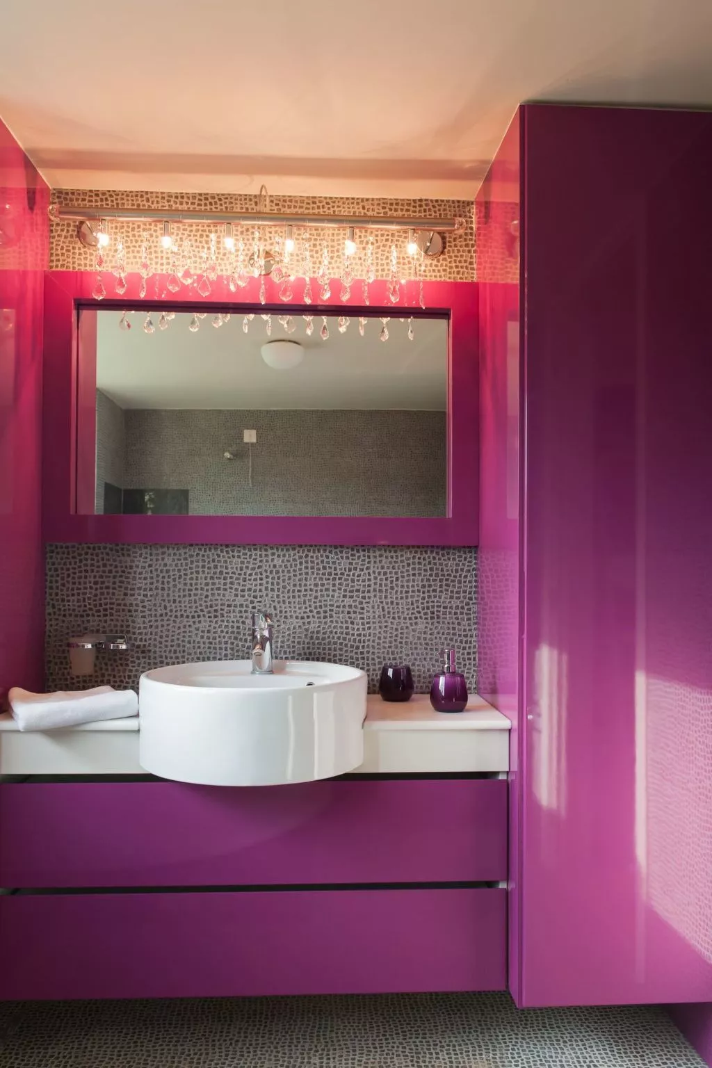 Villa mit Pool, Spielplatz, Pingpong und Grillplatz-Image-tags.info