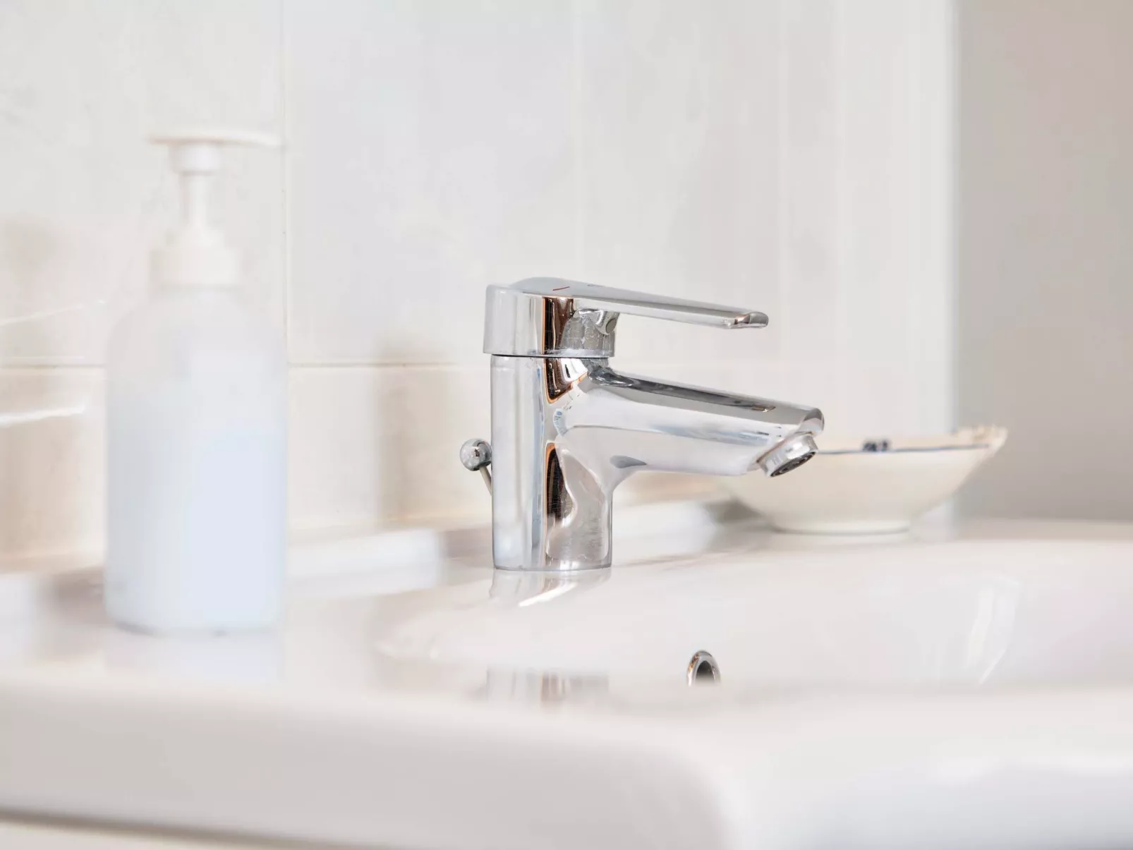 Schönes Dachgeschosszimmer mit großem Balkon BV5